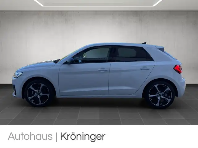 Audi A1 view 3