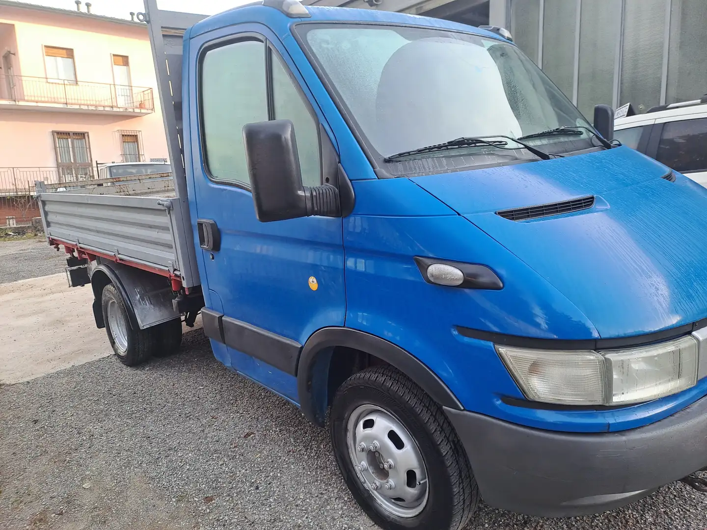 Iveco 2.8 TD daily ribaltabile trilaterale Bleu - 1