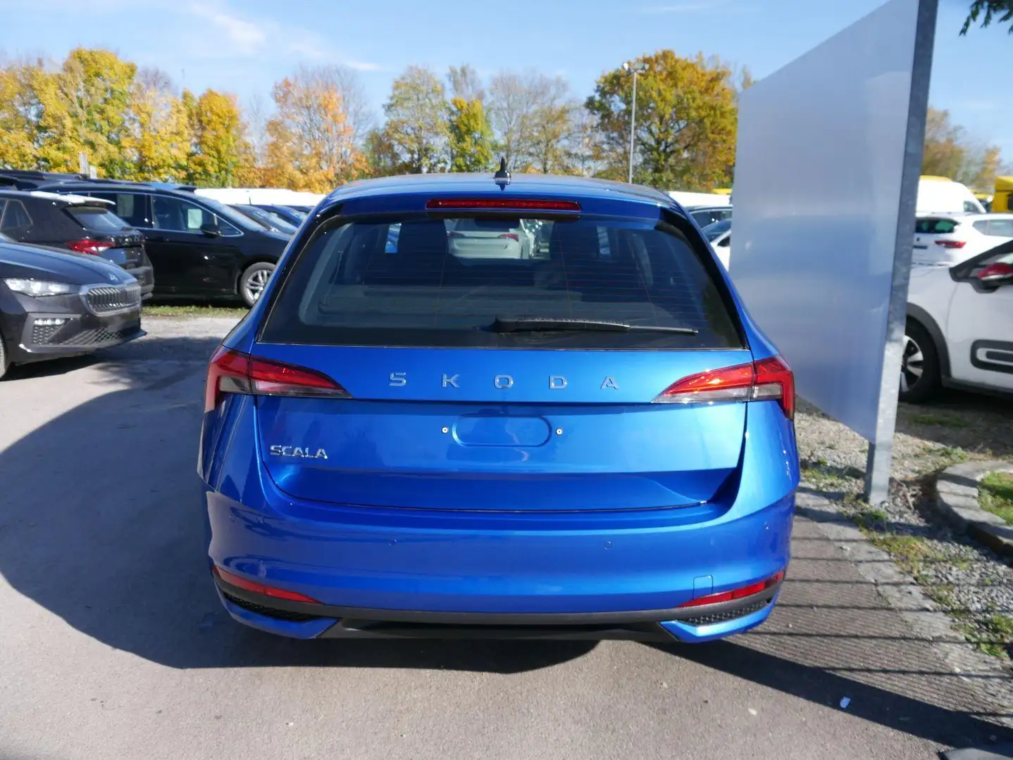 Skoda Scala Selection 1.0 TSI DSG*NAVI-ÜBER-SMARTLINK*PDC-H... Blau - 2