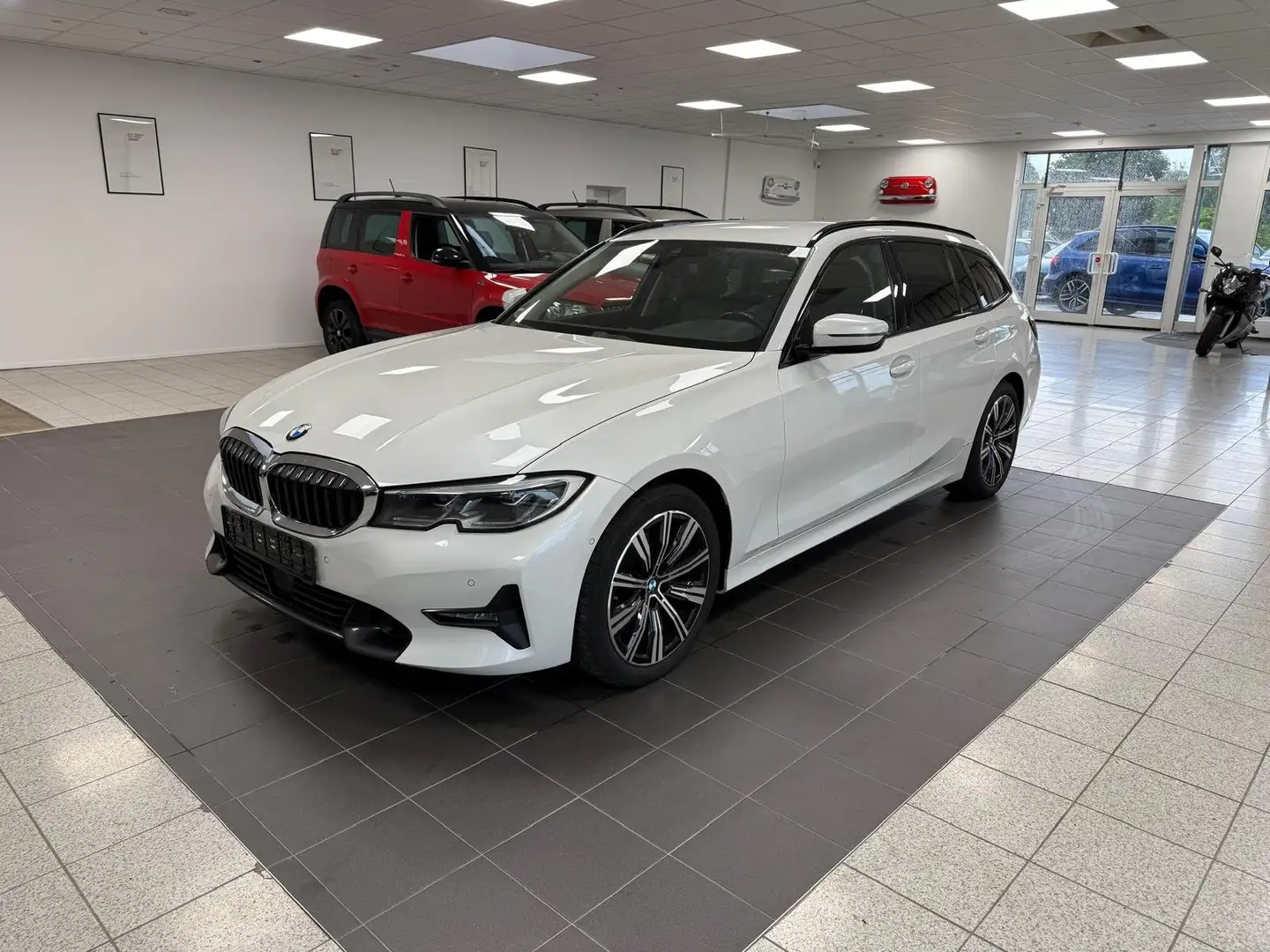 BMW 320 BMW320 d xDrive Sport Line/M-Paket/Kamera/Garantie Blanco - 1