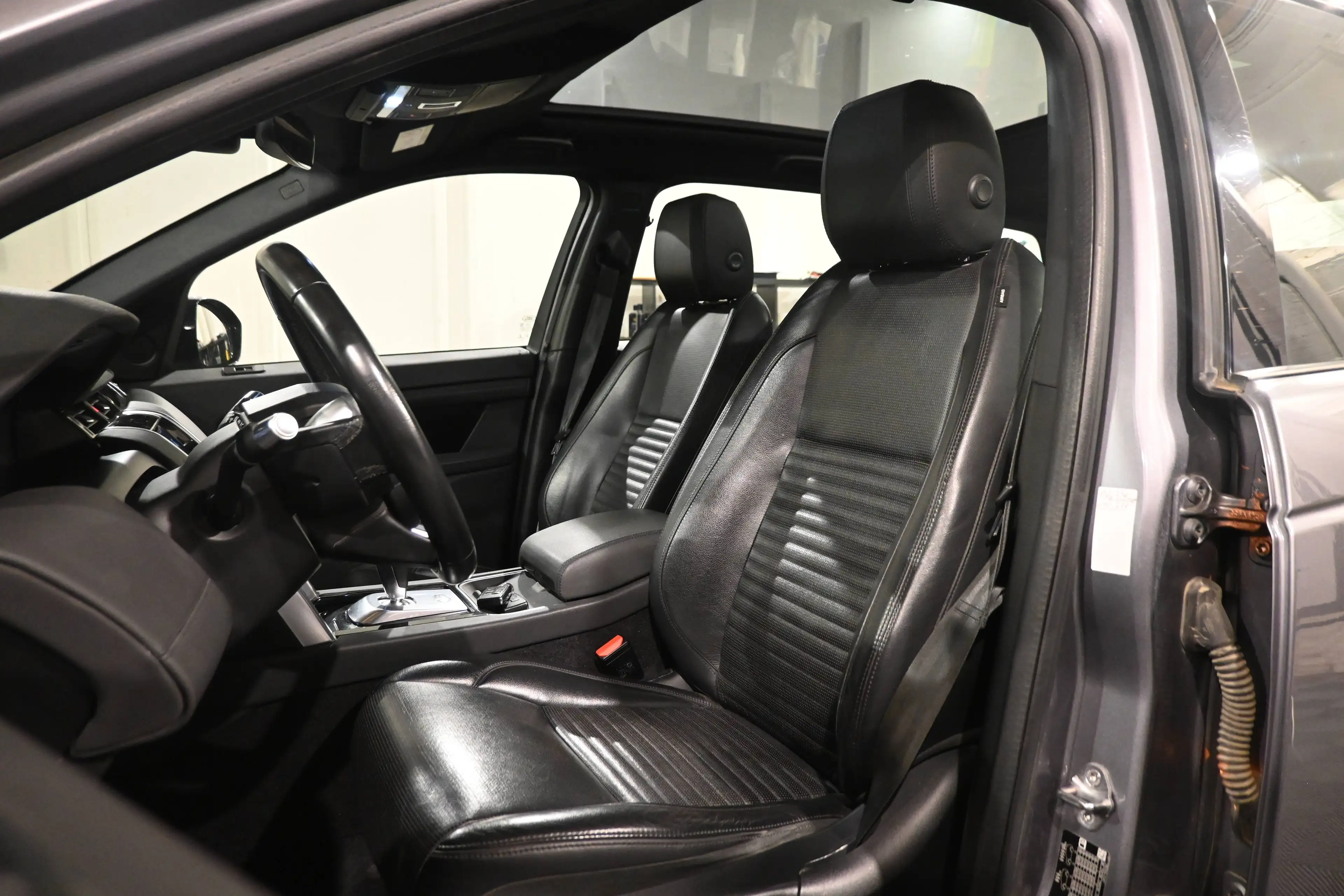 Land Rover Discovery Sport 2.0 TD4 HSE AUTO EURO 6d / TOIT PANORAMIQUE / AUTO / CAMERA / CARPLAY / FULL OPTIONS !! — photo 12