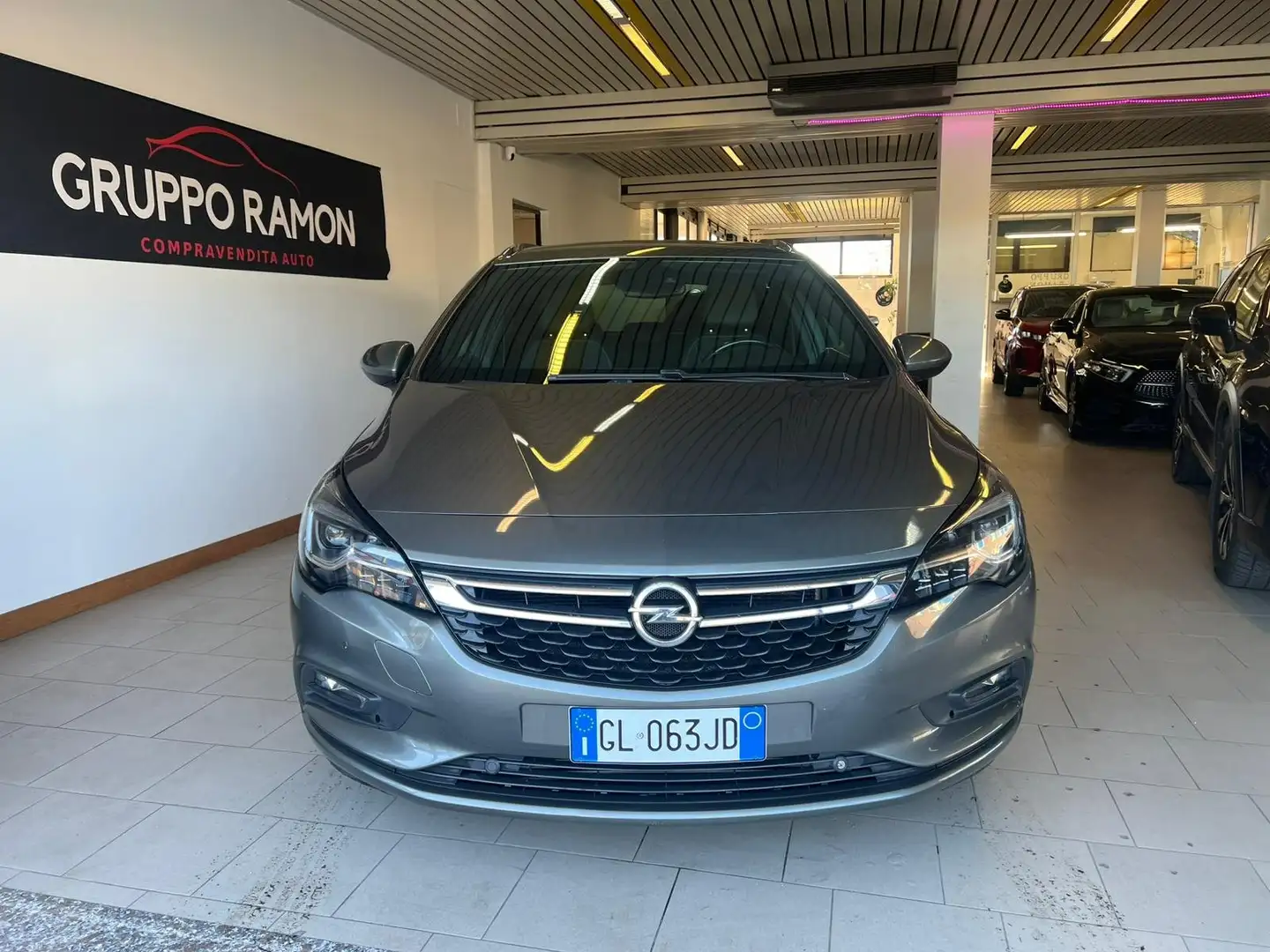 Opel Astra Astra Sports Tourer 1.6 cdti biturbo Innovation s Bronce - 2