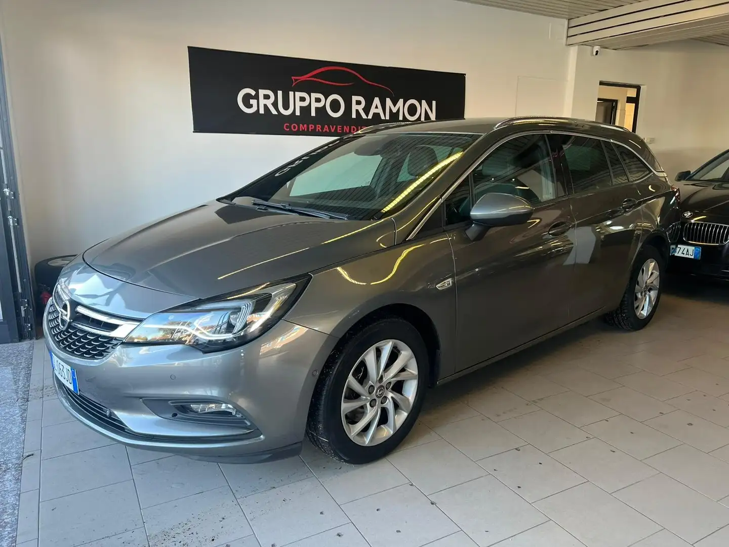 Opel Astra Astra Sports Tourer 1.6 cdti biturbo Innovation s Bronce - 1