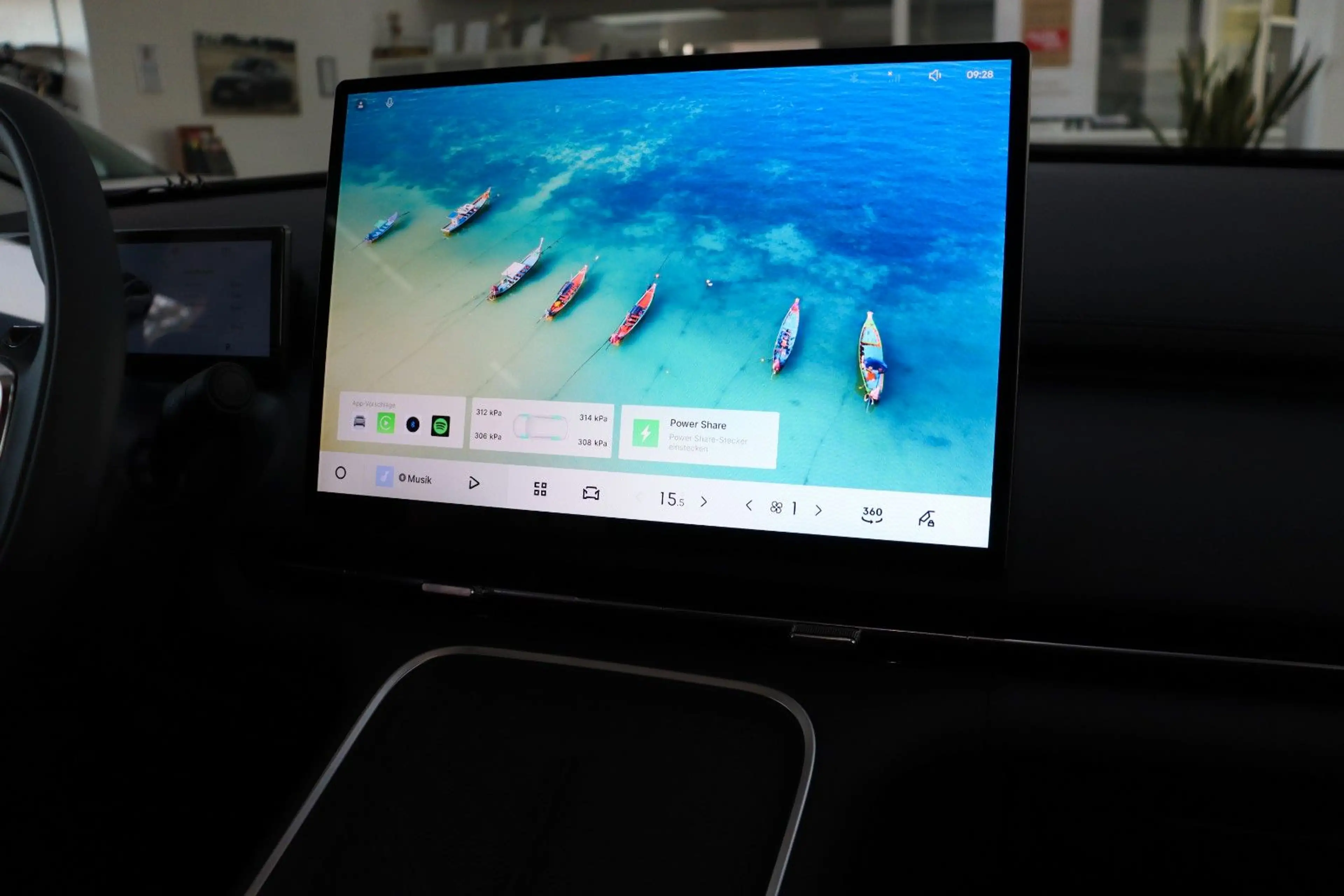 Geely Starray EM-i PRO 1.5 PHEV ACC 360° Leder AKTION — photo 13