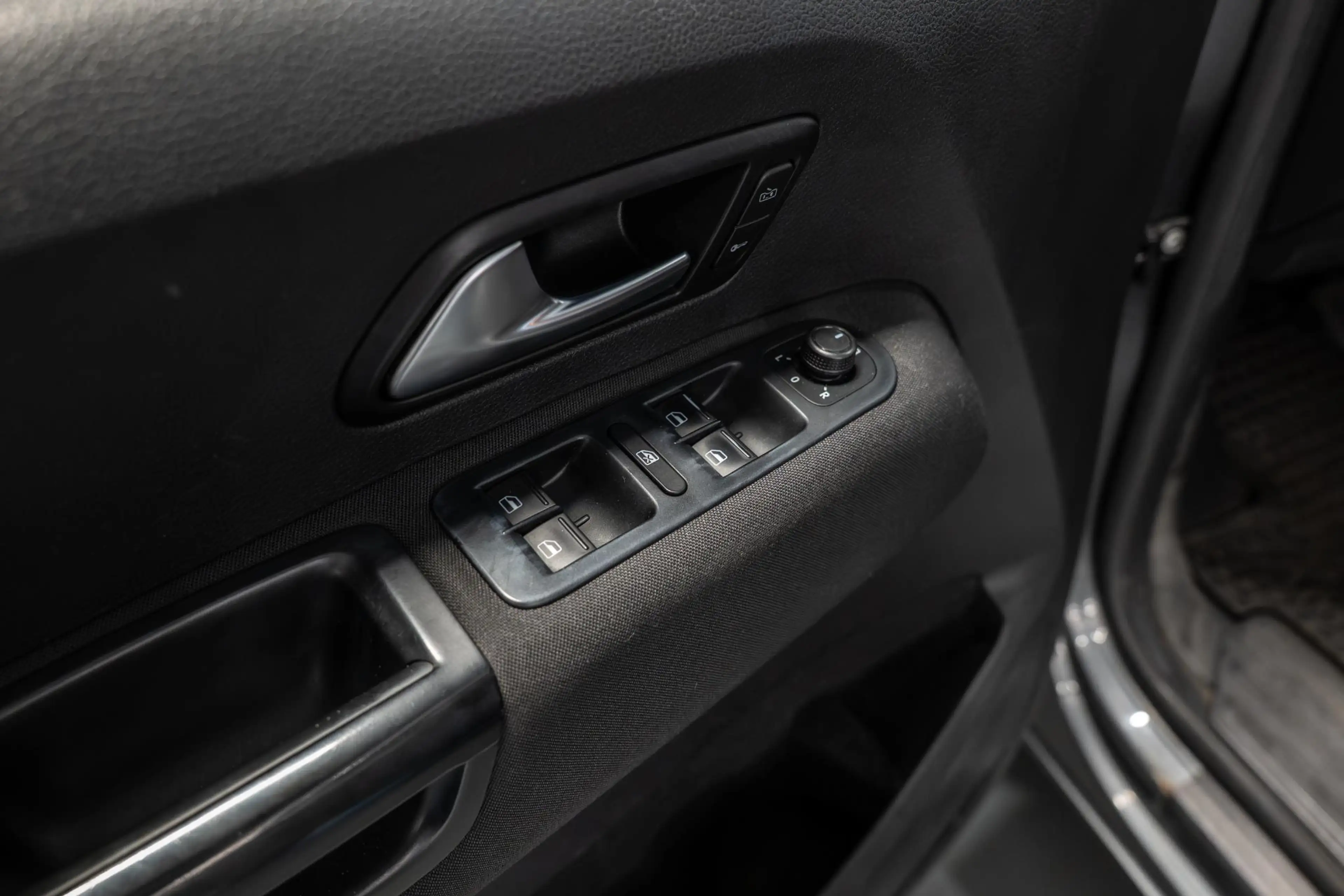 Volkswagen Amarok 3.0 TDI Plus Cab Comfortline Dealer Onderhouden | — photo 14
