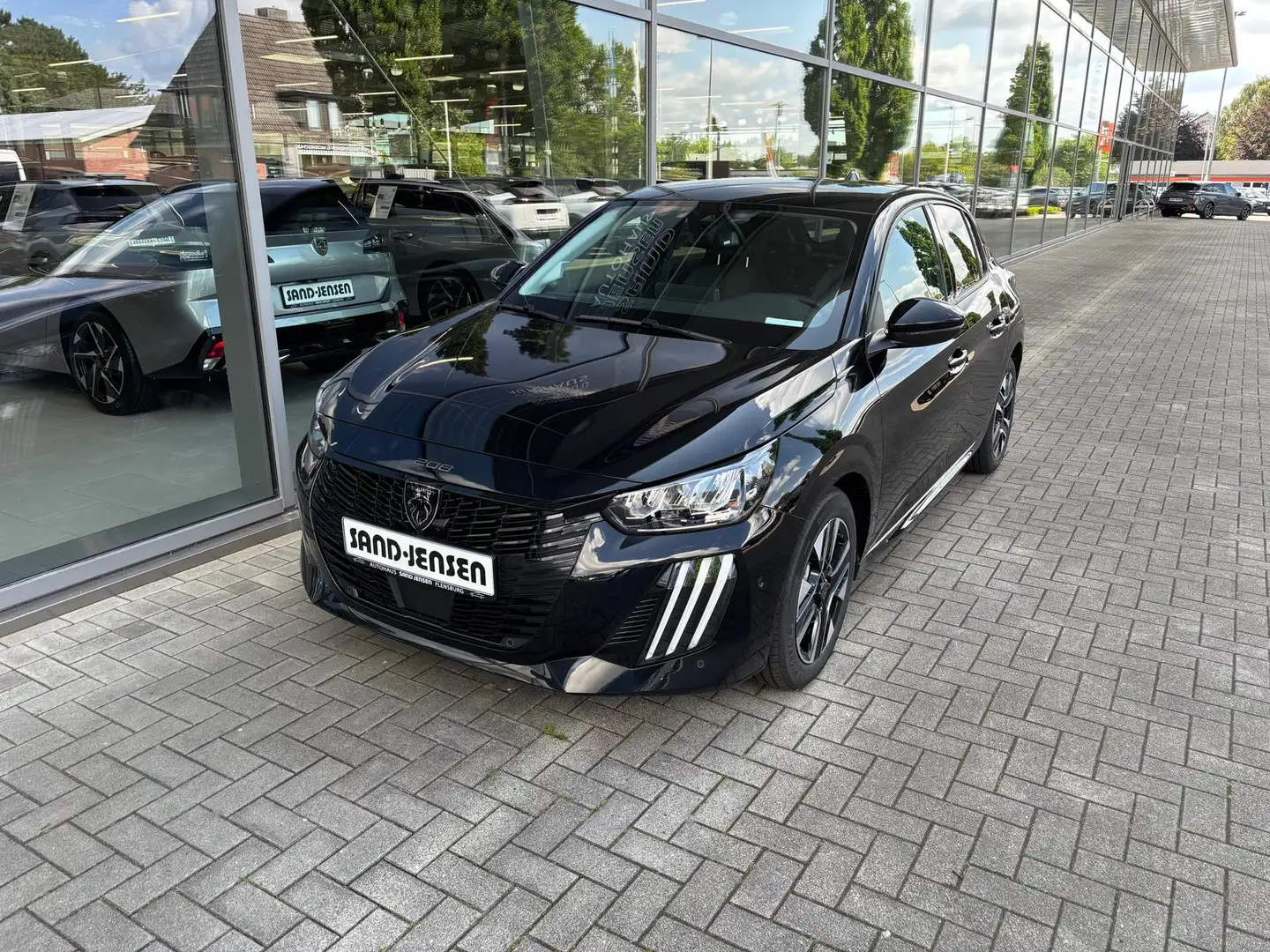 Peugeot 208 1,2 PT 100 Allure 6 Gang ACC 16" Sitzhz crna - 2