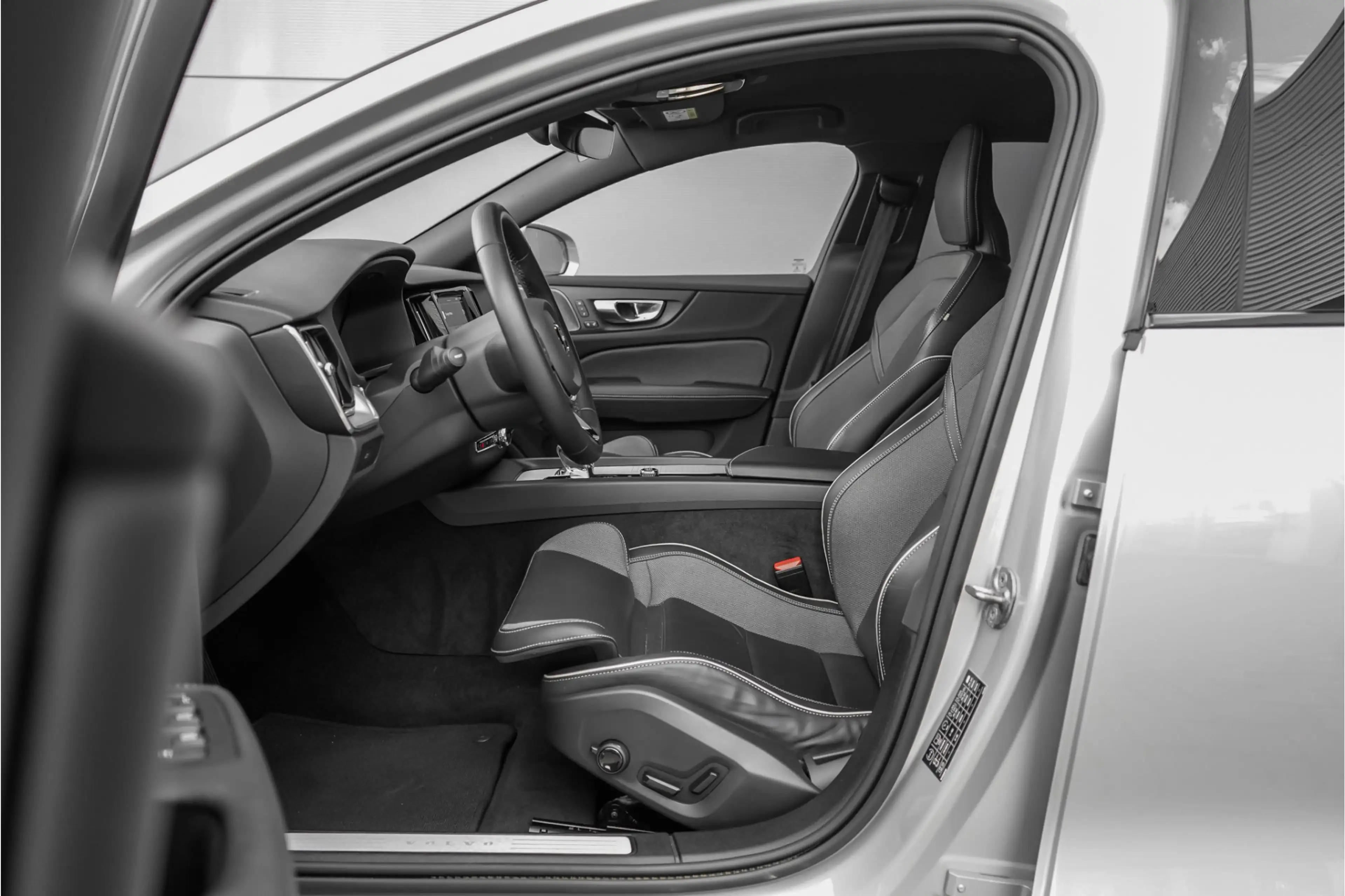 Volvo V60 Cross Country 2.0 B5 AWD Plus Camera Stuur & Stoelverw H/K Memor — photo 4