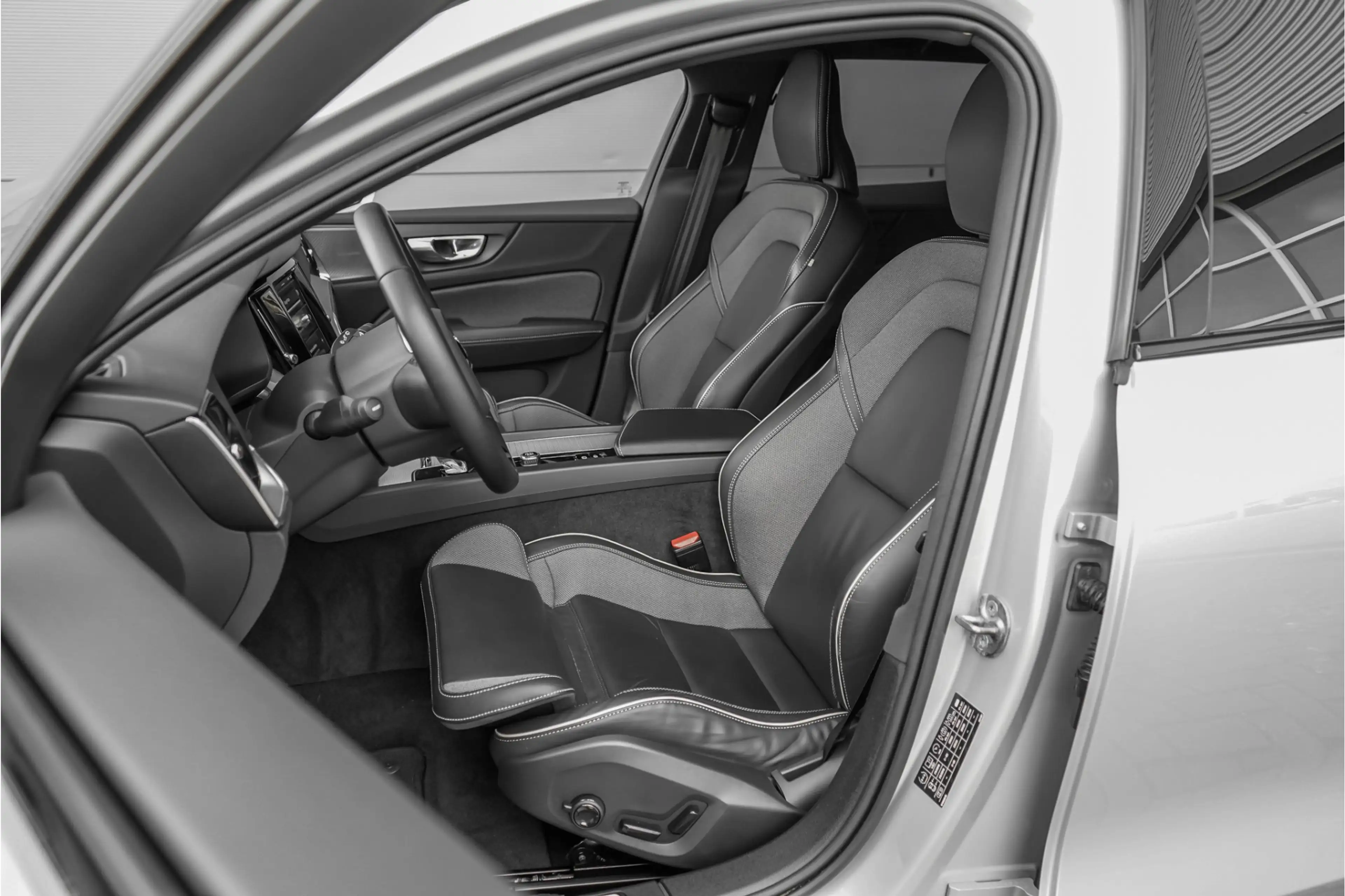 Volvo V60 Cross Country 2.0 B5 AWD Plus Camera Stuur & Stoelverw H/K Memor — photo 5