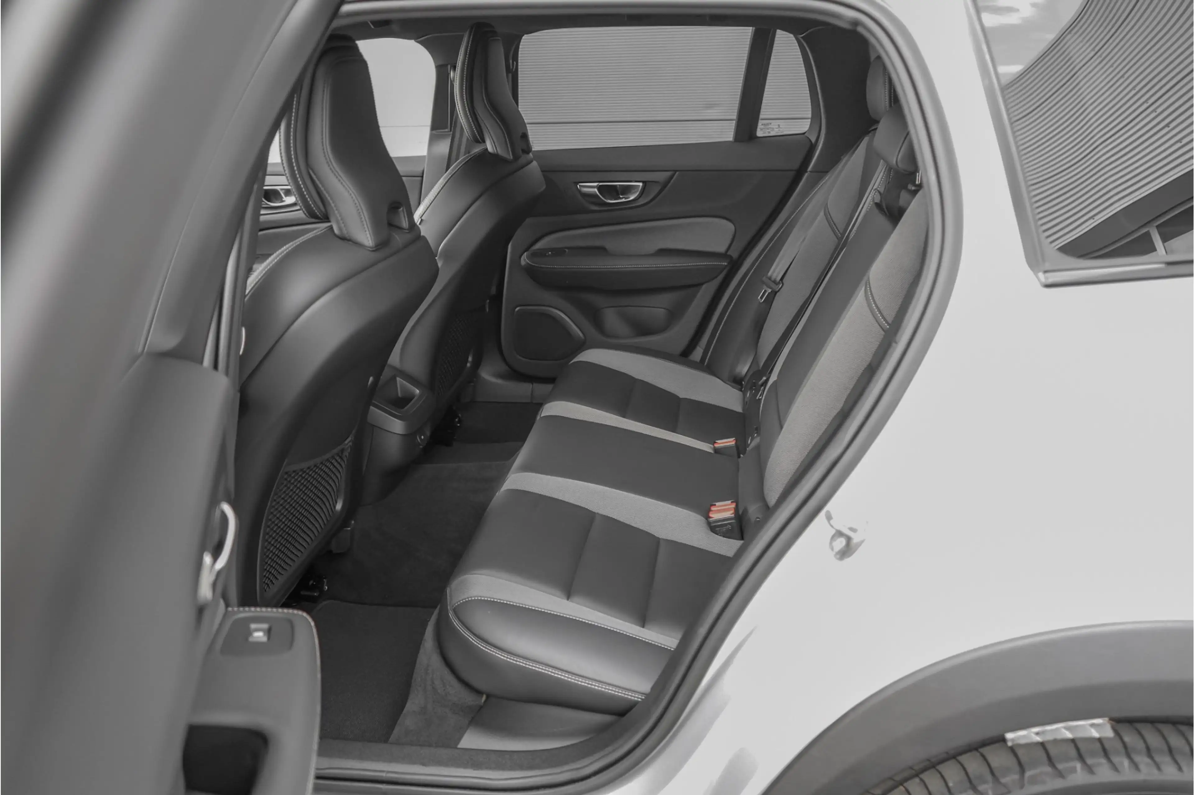 Volvo V60 Cross Country 2.0 B5 AWD Plus Camera Stuur & Stoelverw H/K Memor — photo 6