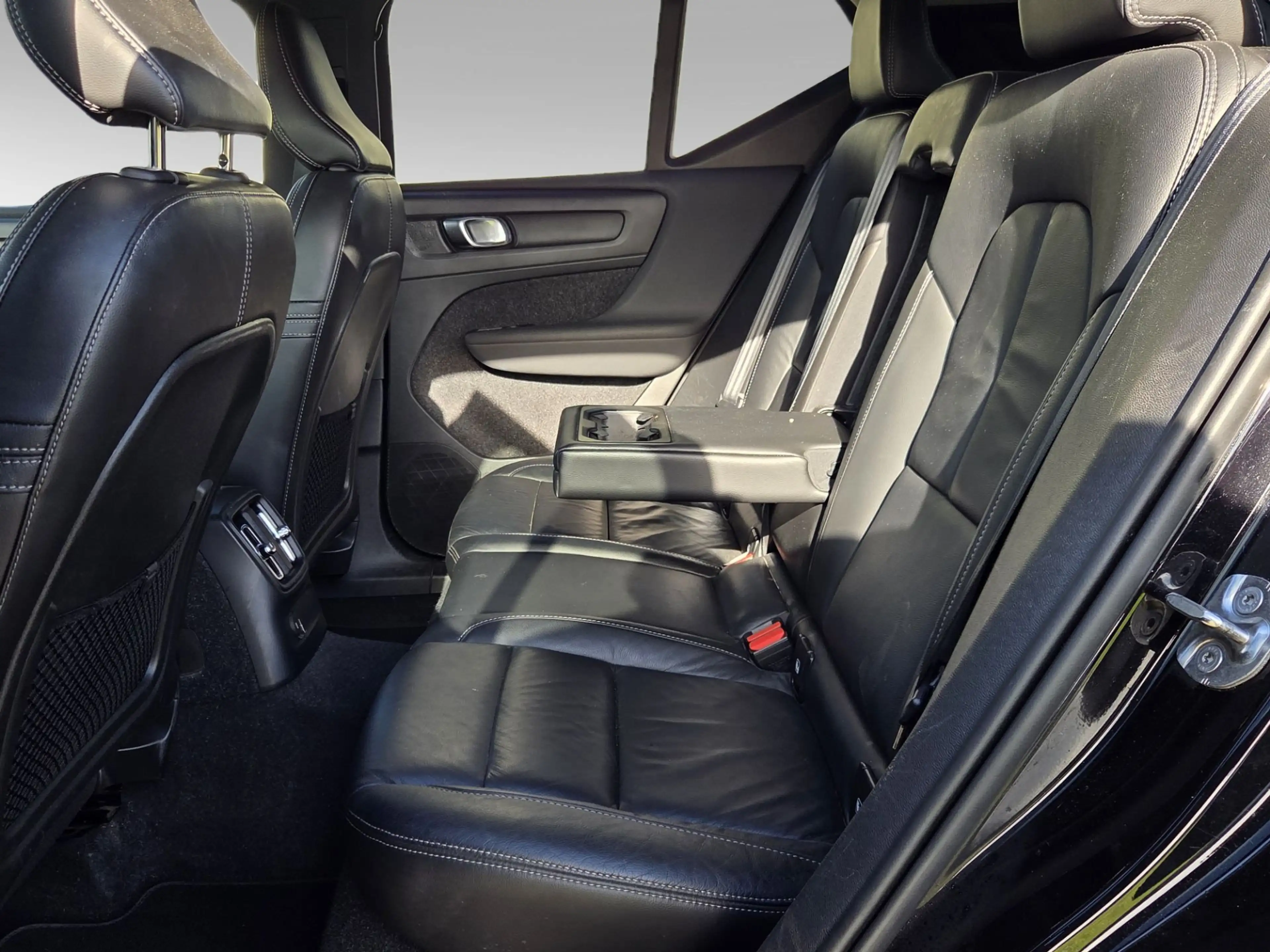 Volvo XC40 1.5 T4 Recharge Inscription | SOH 98% | Trekhaak | — photo 5