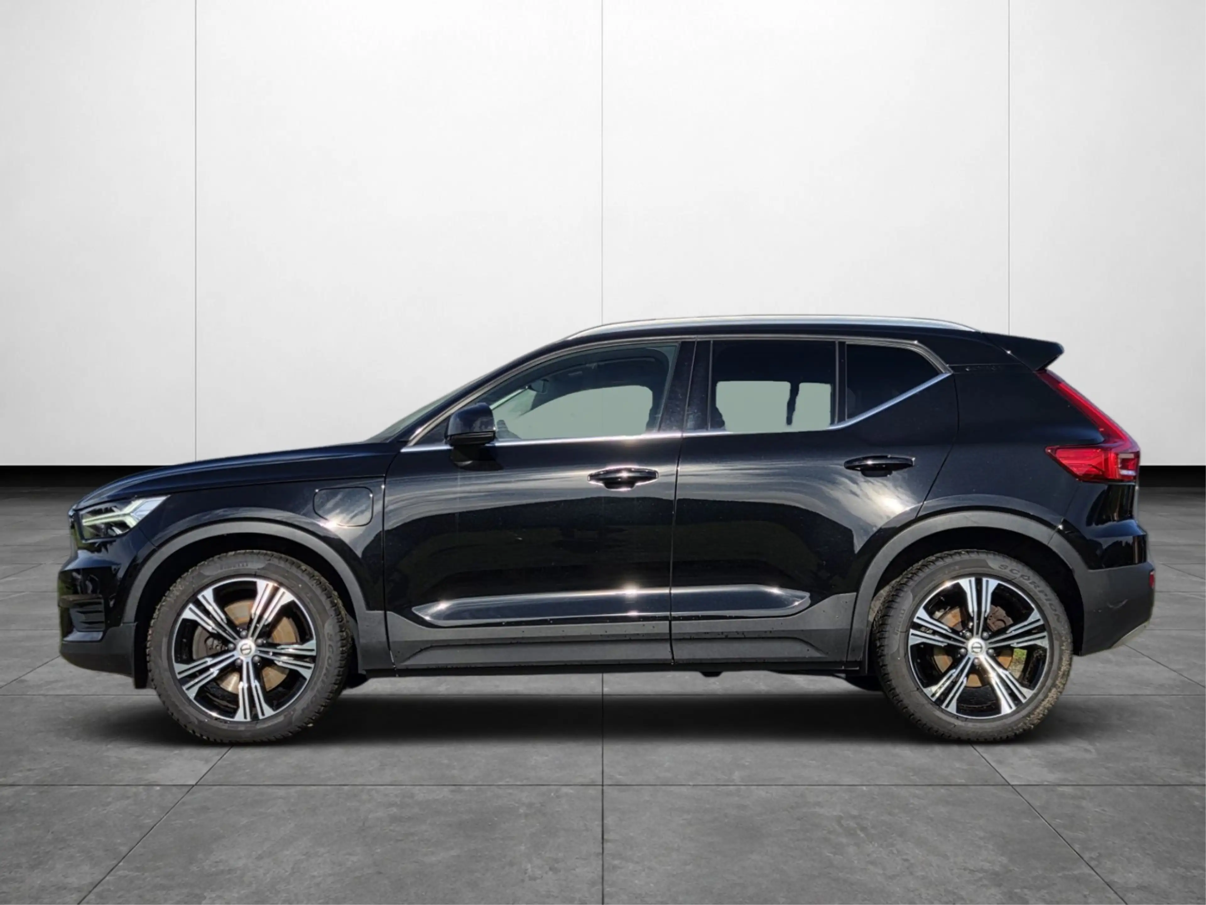 Volvo XC40 1.5 T4 Recharge Inscription | SOH 98% | Trekhaak | — photo 3