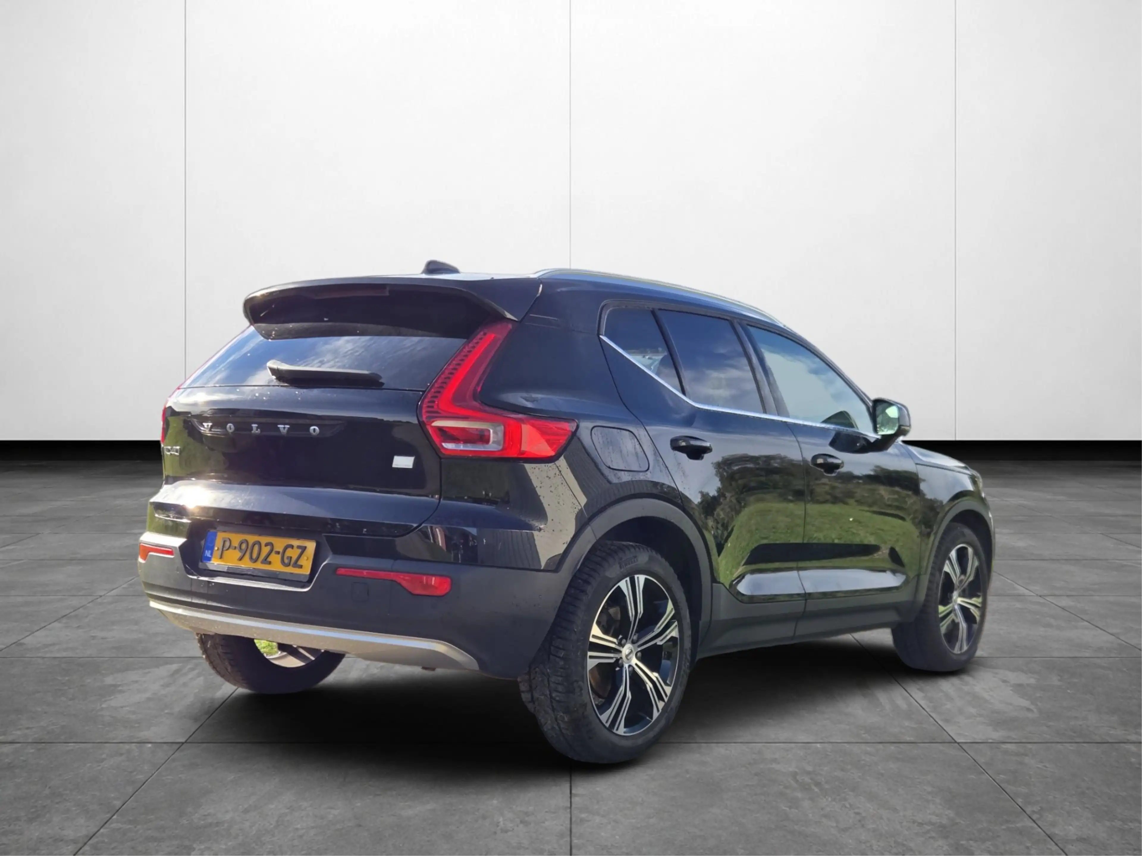 Volvo XC40 1.5 T4 Recharge Inscription | SOH 98% | Trekhaak | — photo 2