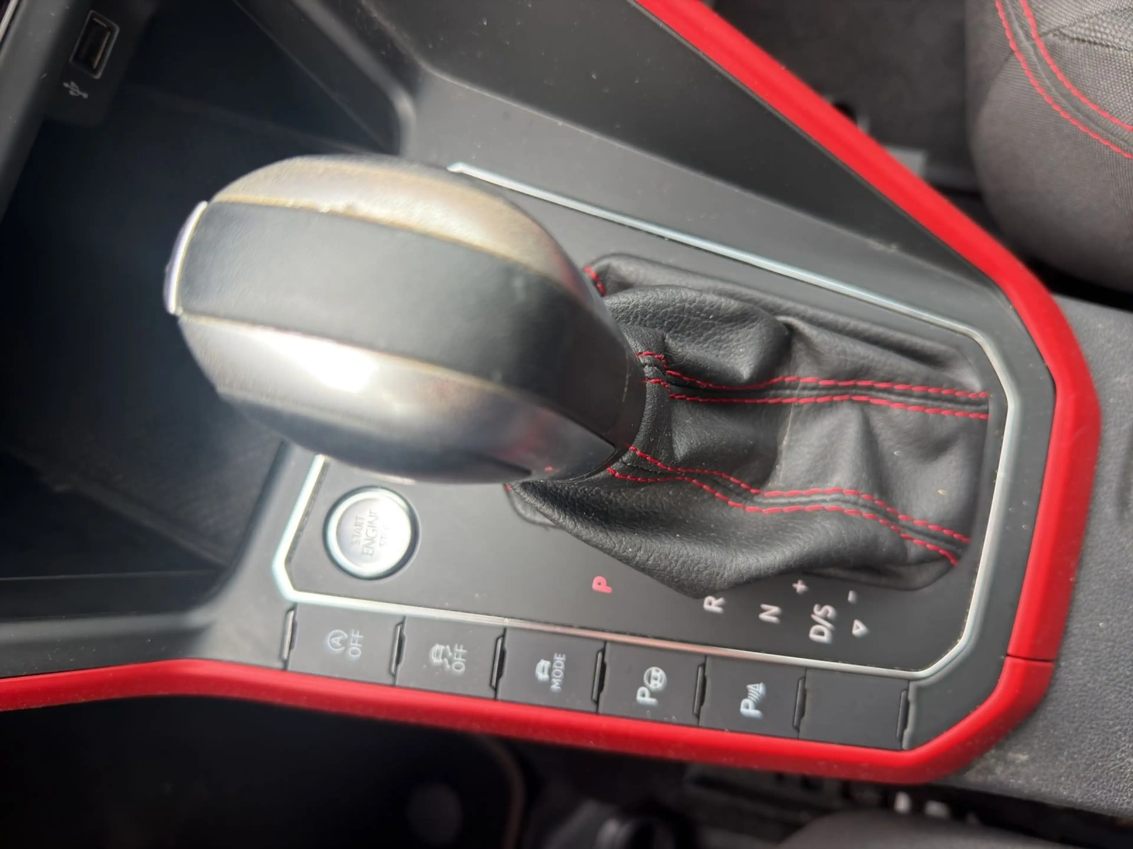 Volkswagen Polo GTI PANO LM18 KAMERA BEATS — photo 11