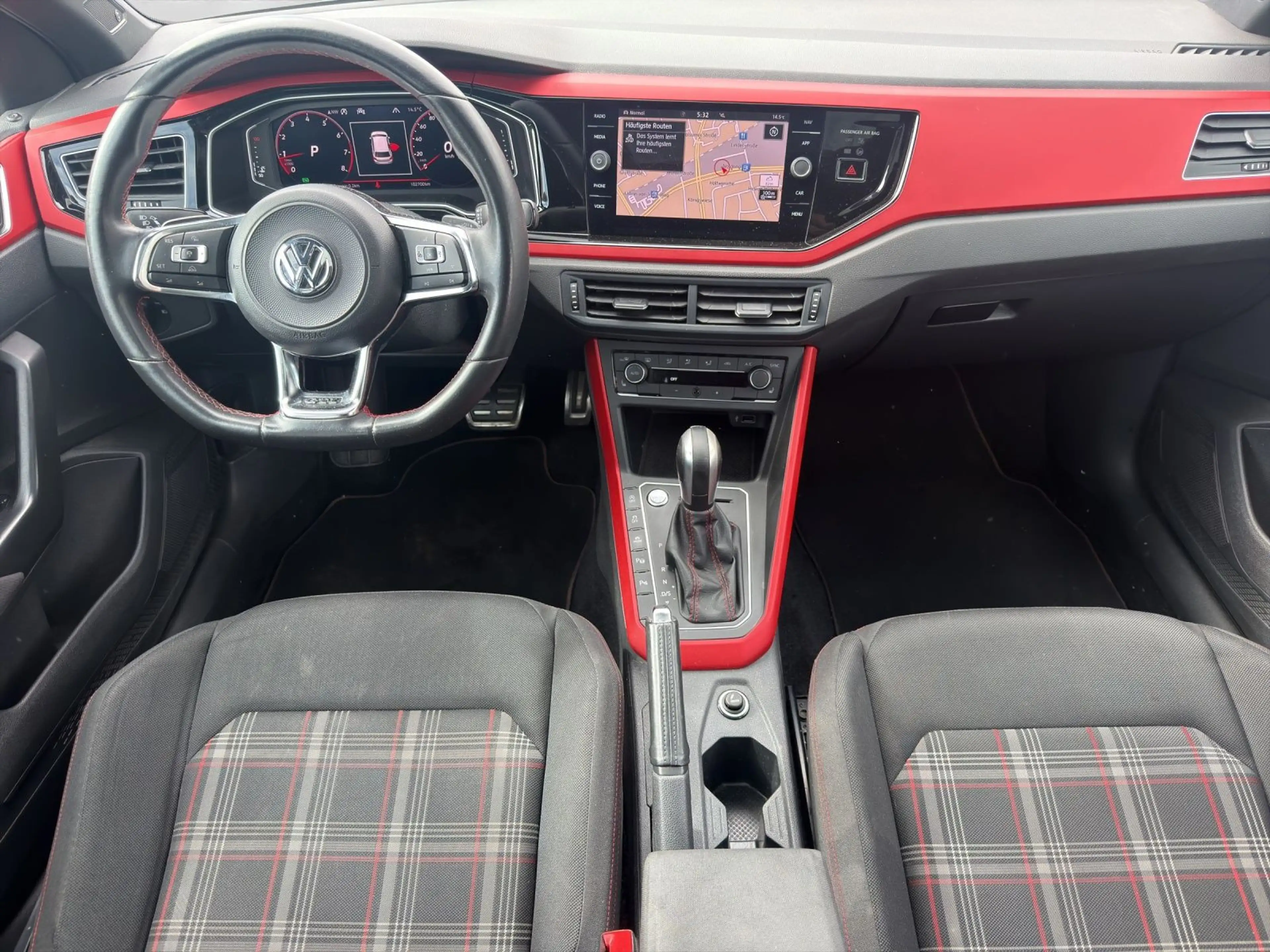 Volkswagen Polo GTI PANO LM18 KAMERA BEATS — photo 5