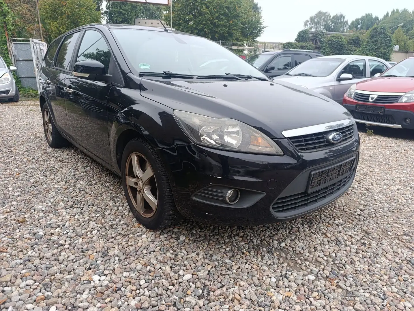Ford Focus Turnier Ghia Schwarz - 1