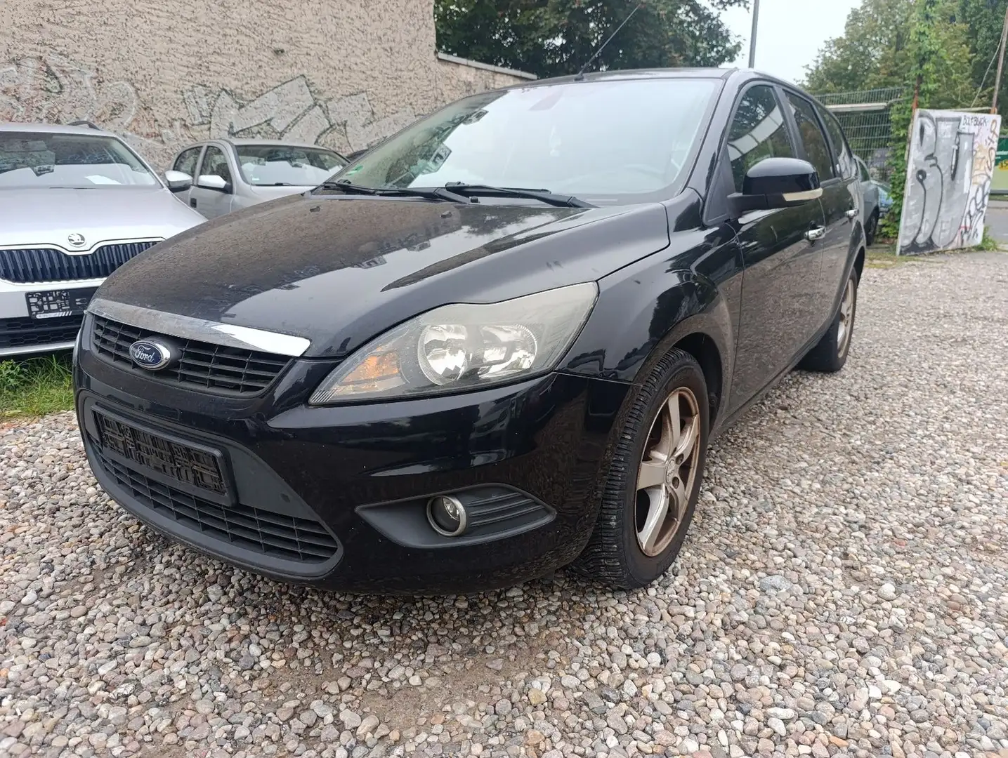 Ford Focus Turnier Ghia Schwarz - 2