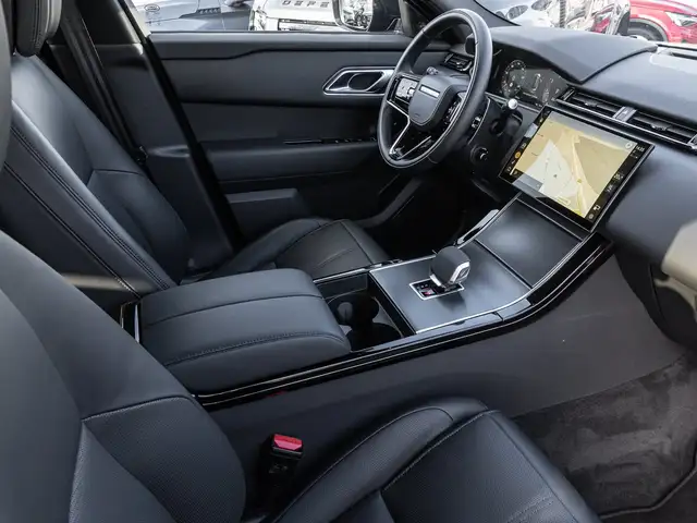 Land Rover Range Rover Velar view 9