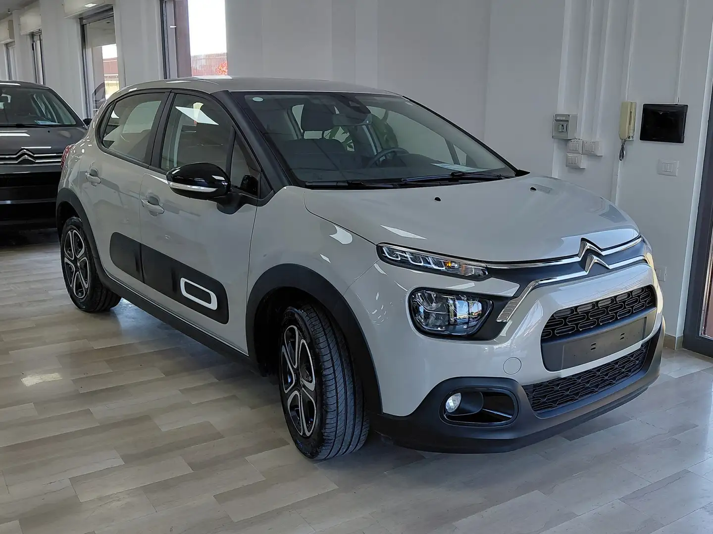 Citroen C3 PURETECH 83 CV PLUS Beige - 2