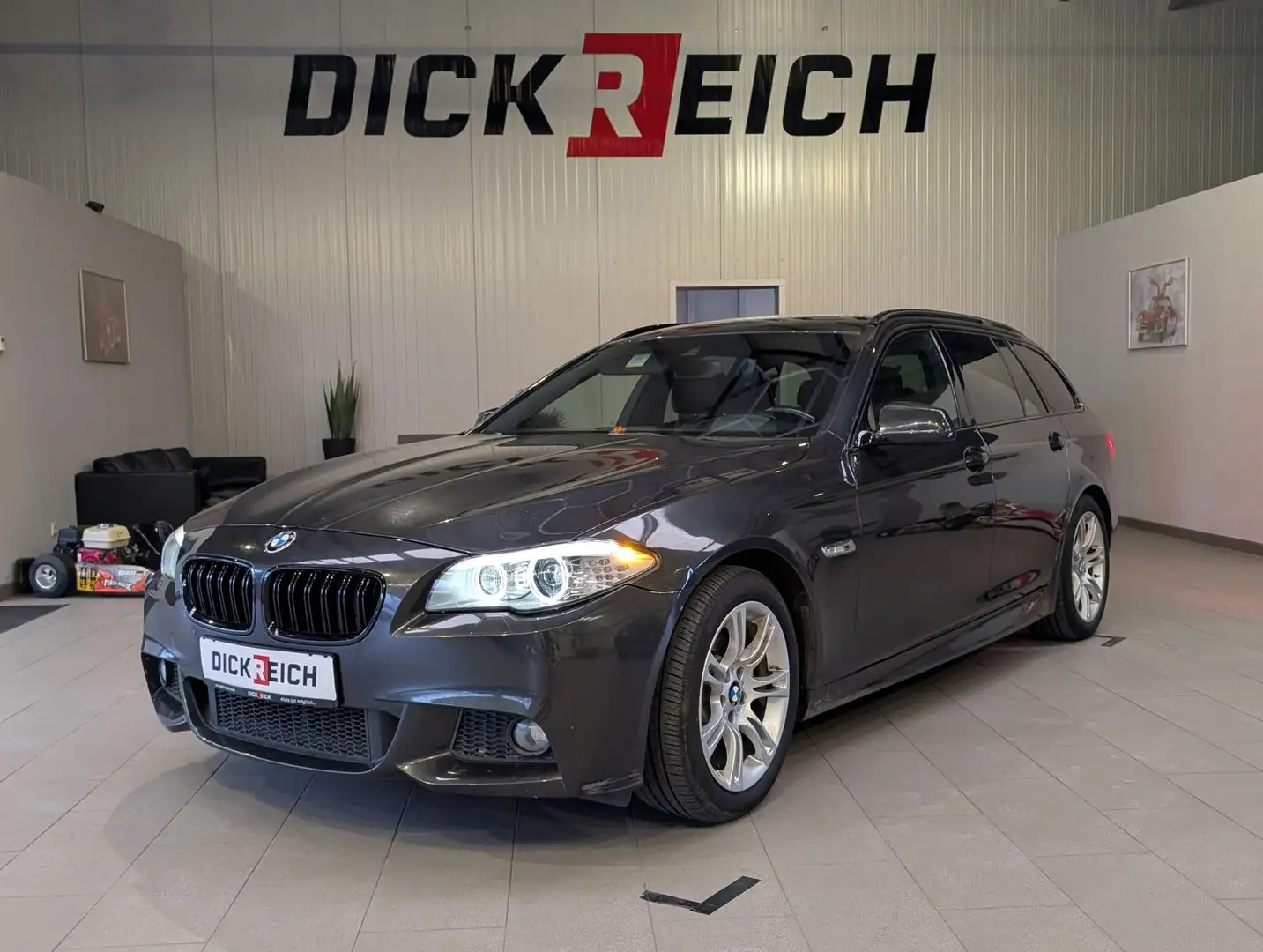 BMW 520 d M-Sport Innovation-Pake HUD Soft-Close AHK Grau - 1