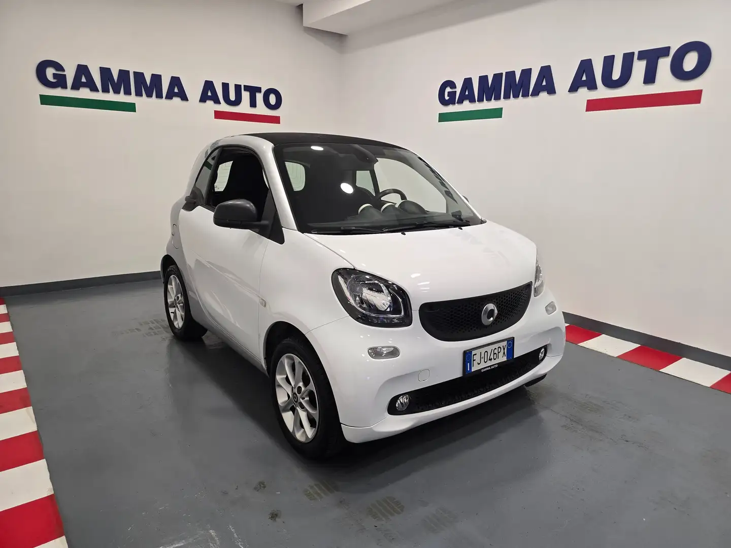 smart forTwo 1.0 71CV TWINAMIC BIANCA TRIDION ARGENTO TAGLIANDI Weiß - 2