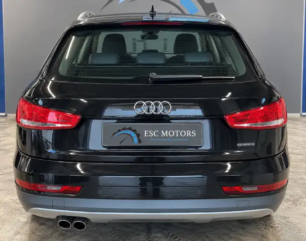Audi Q3 view 3