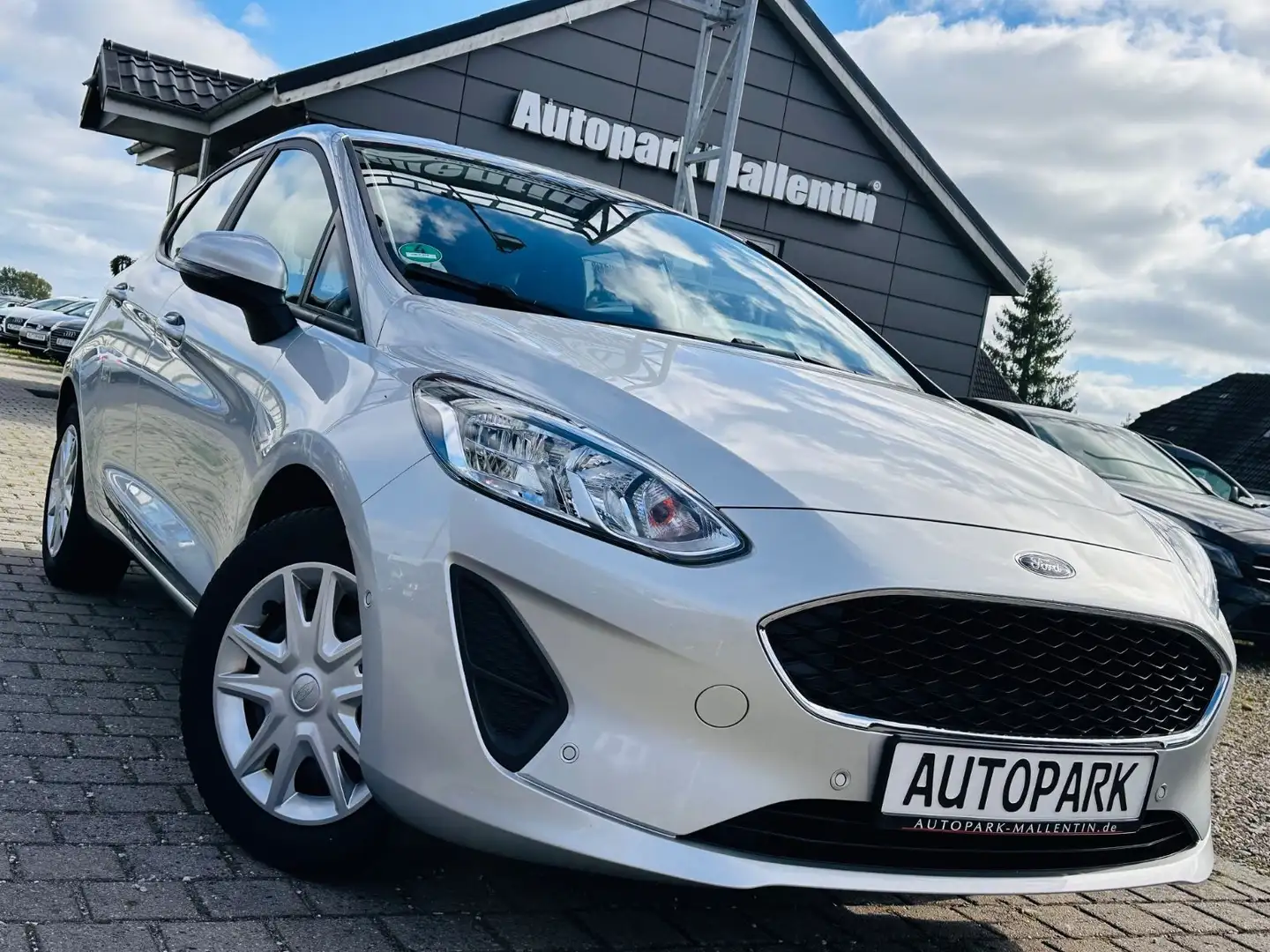 Ford Fiesta Cool & Connect *NAVI*TEMPOMAT*DAB* Silber - 1