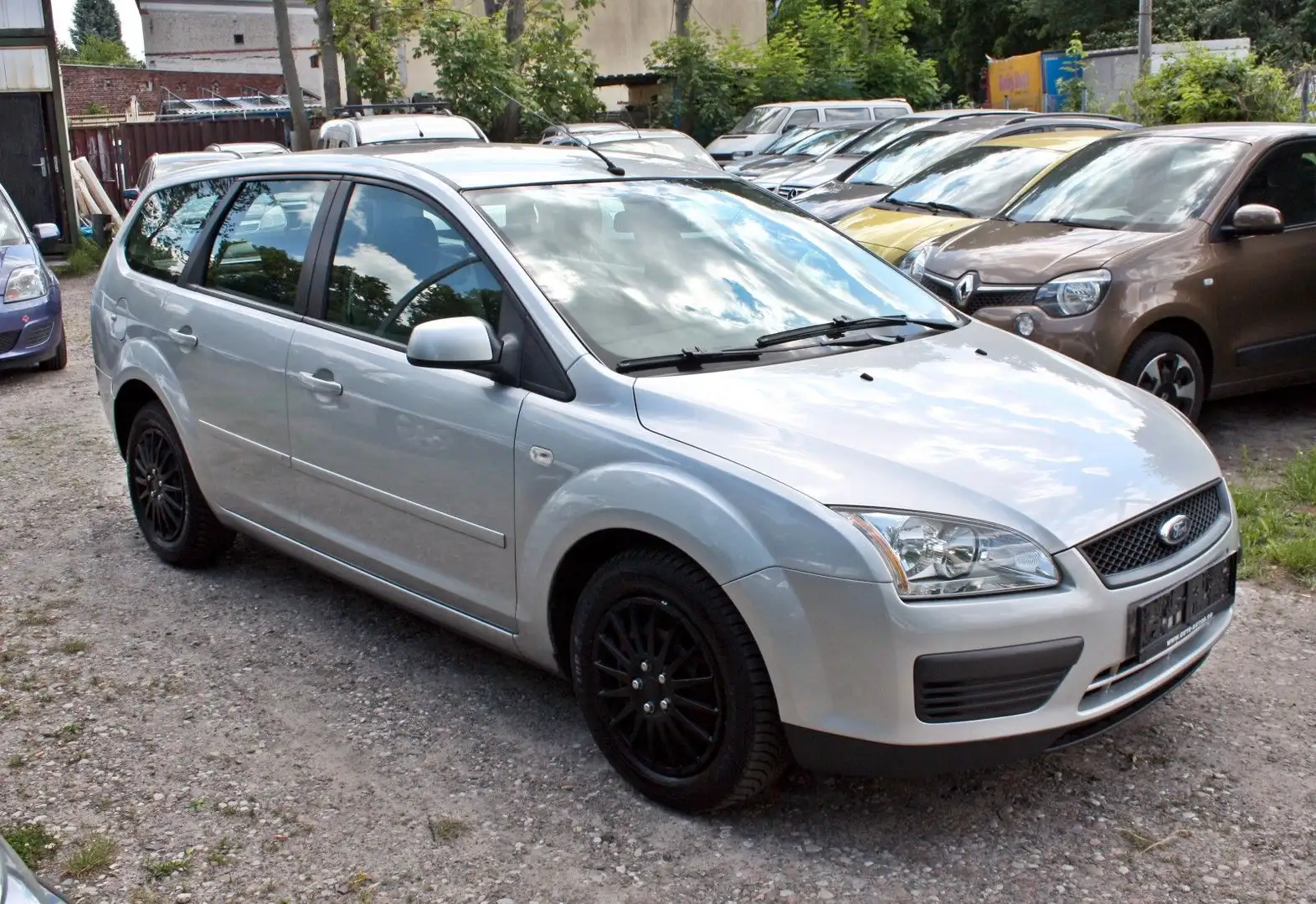 Ford Focus Turnier Fun X/TÜV/AU 06/2027 Gümüş rengi - 1