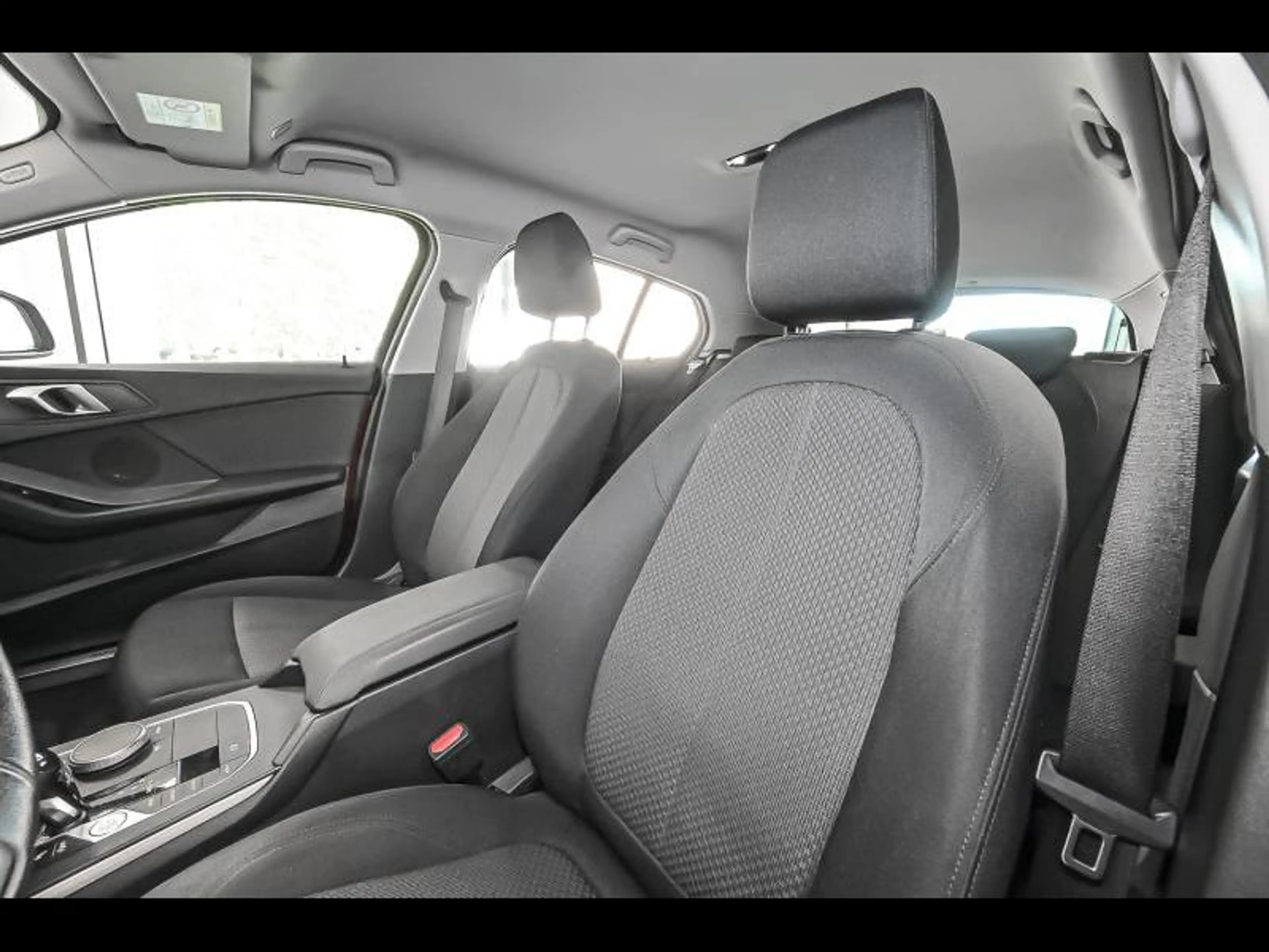 BMW 118 i — photo 14