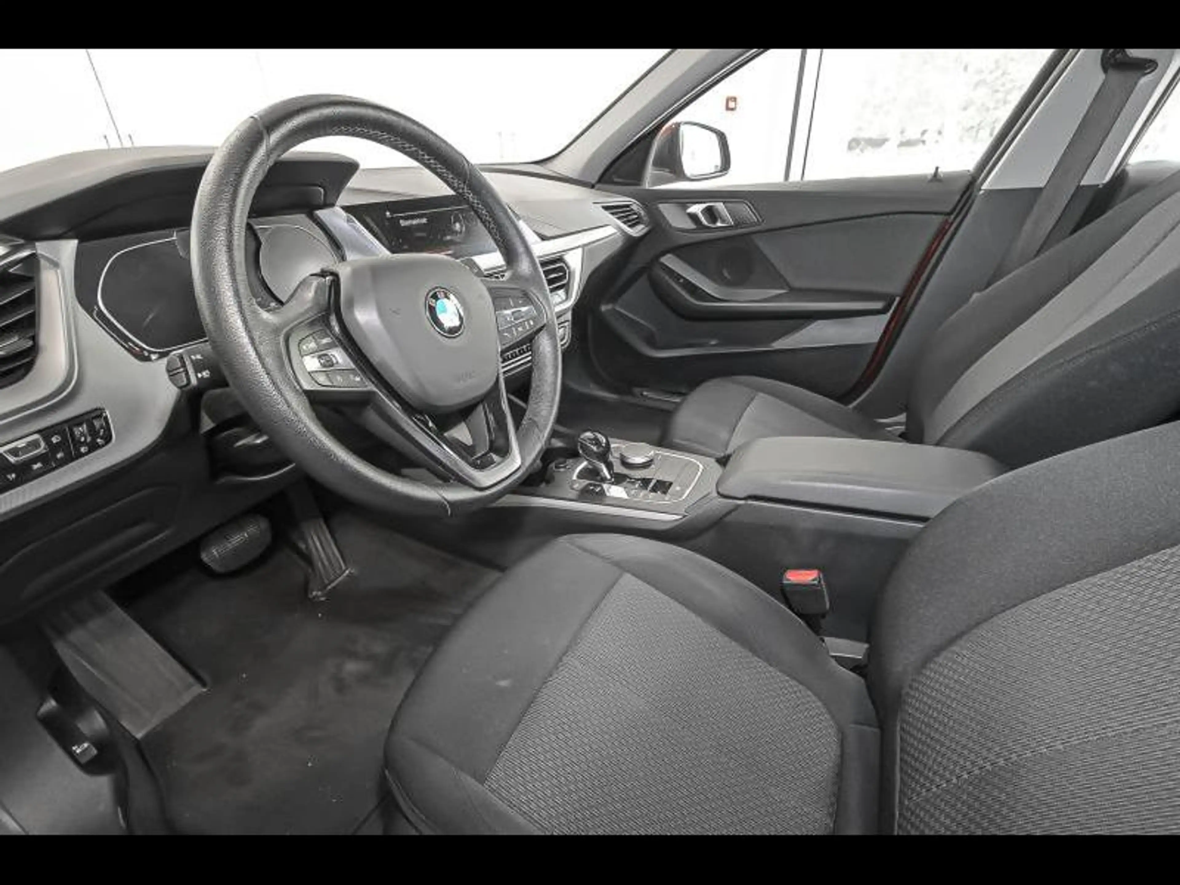 BMW 118 i — photo 5