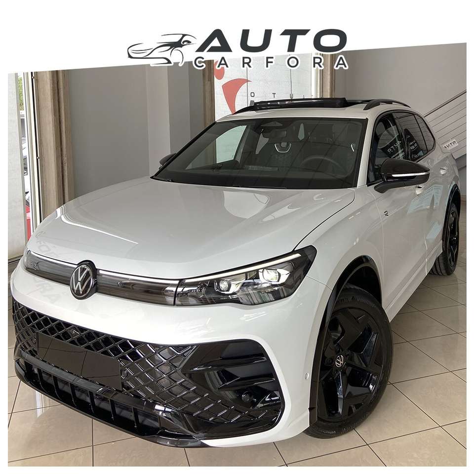 Volkswagen Tiguan 2.0 150cv DSG R-Line black pack |tetto matrix r19