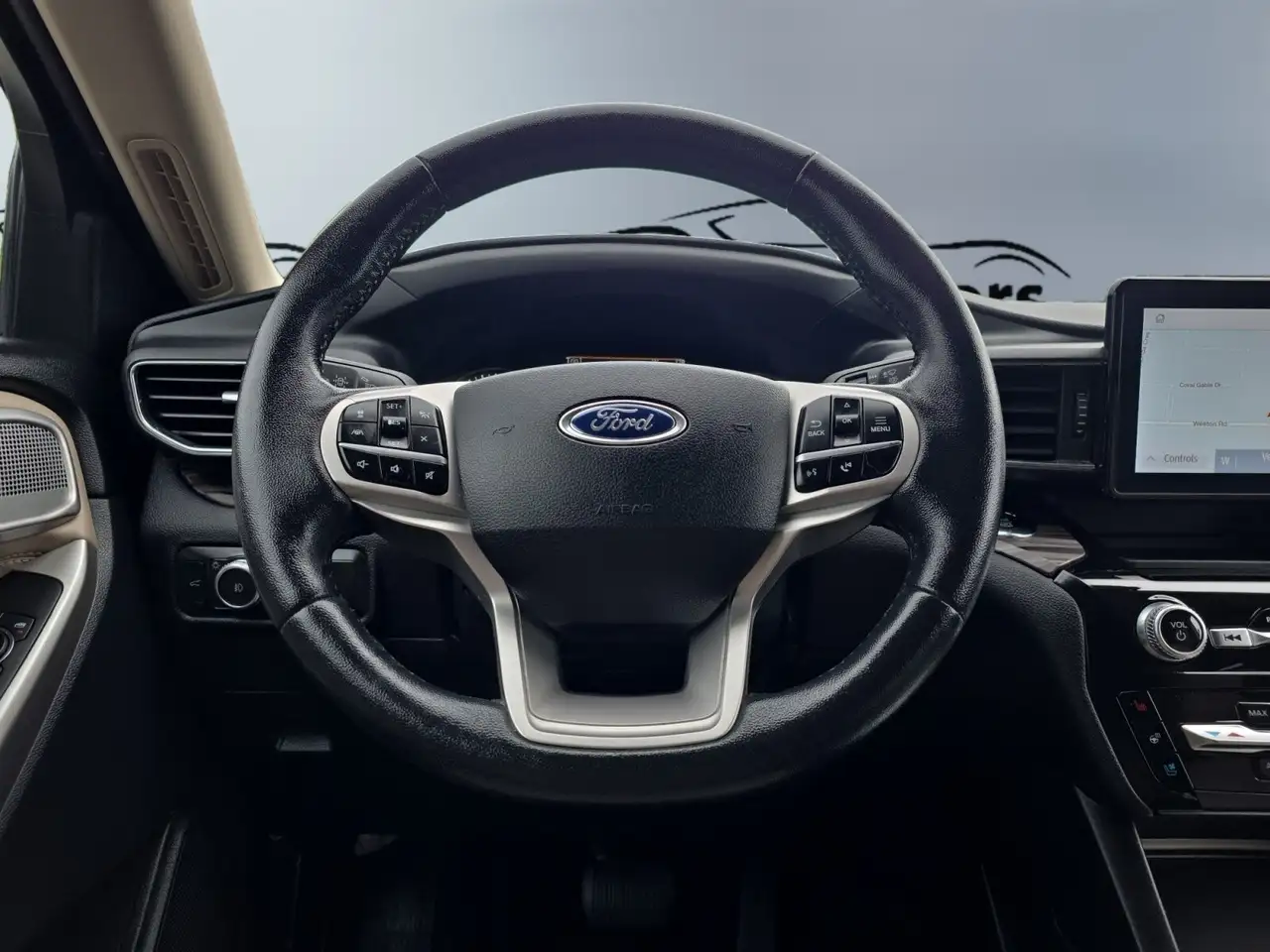 Ford Explorer photo Ford Explorer