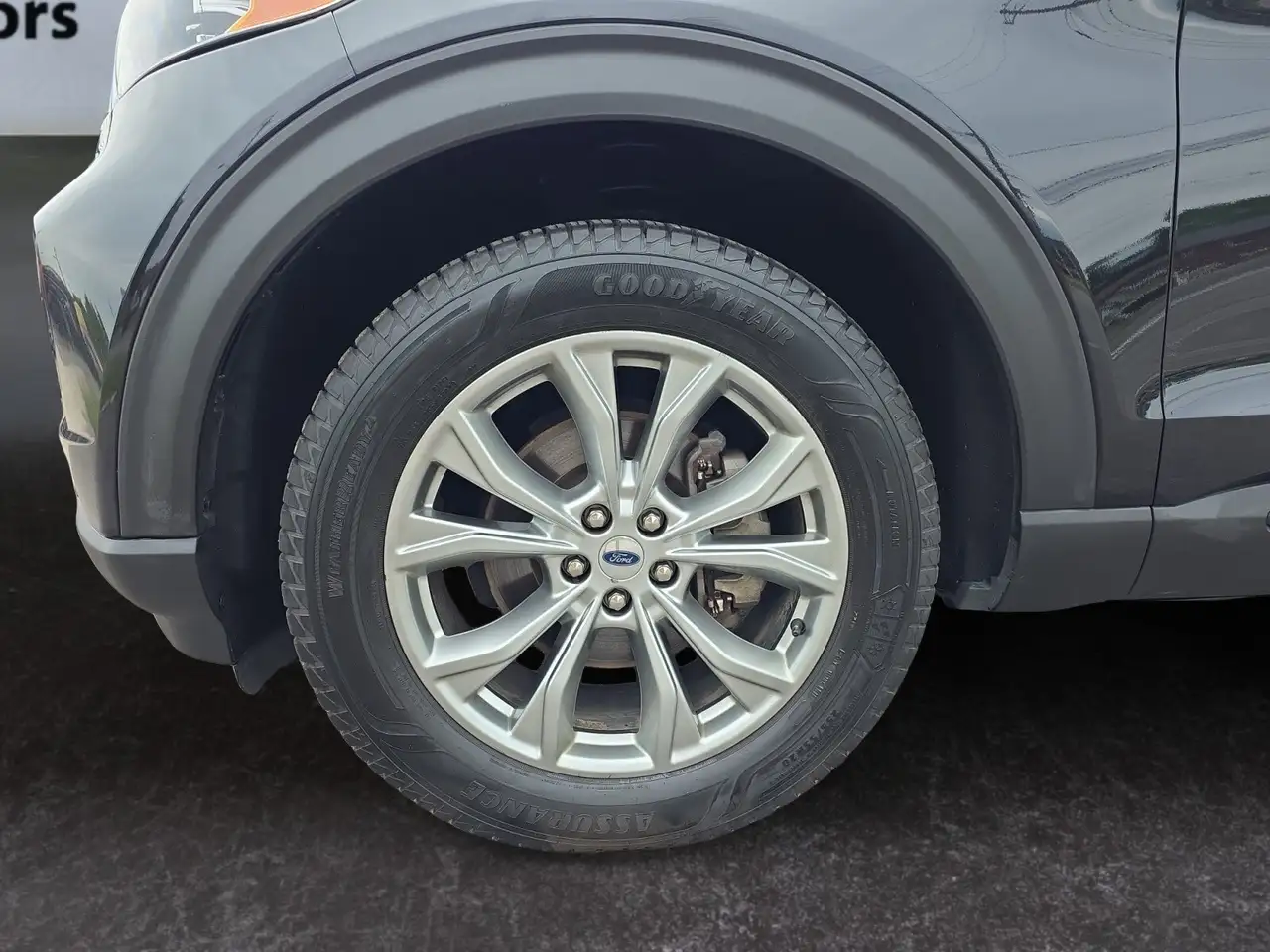 Ford Explorer photo Ford Explorer