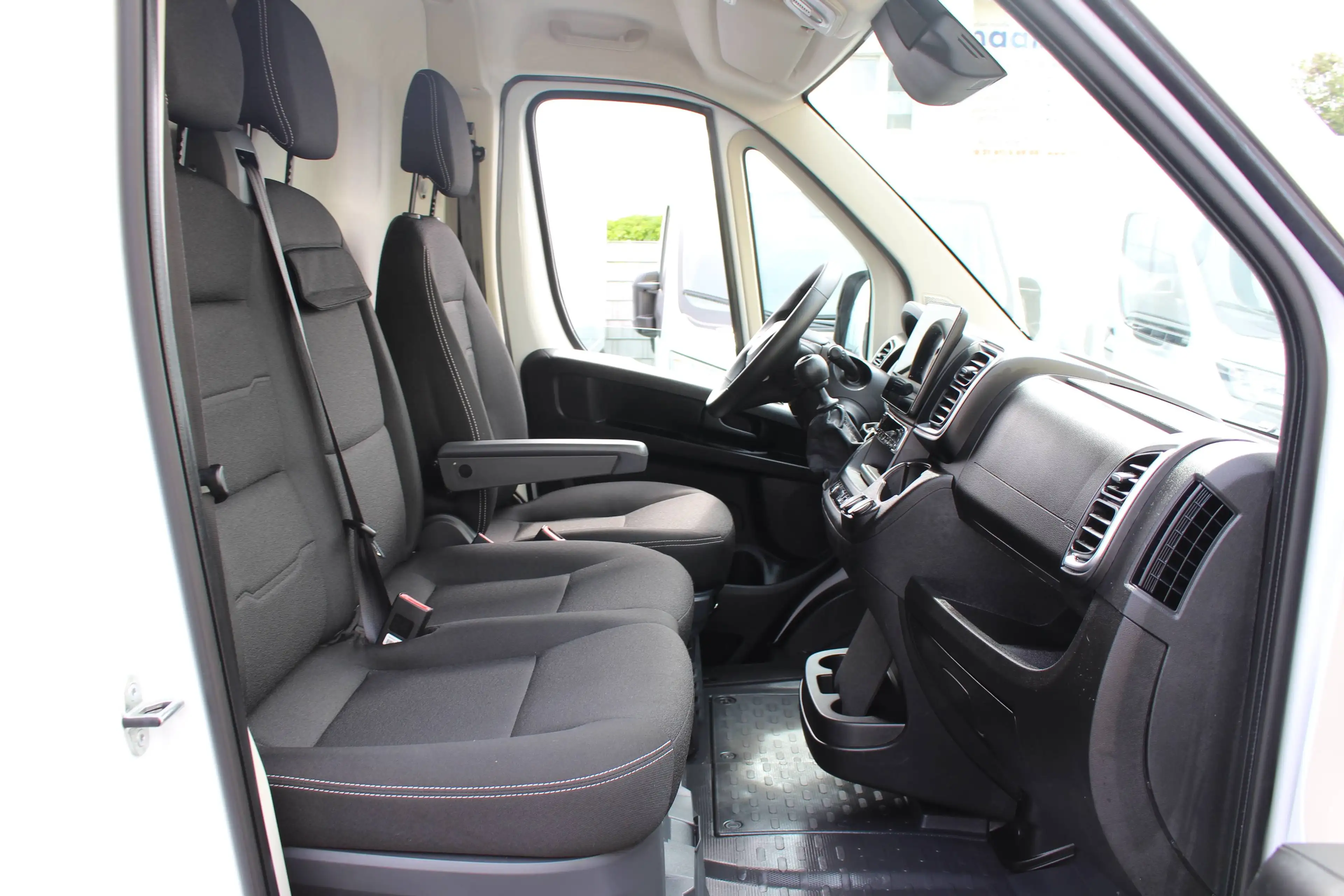Peugeot Boxer 35 L4H2 140 *Klima*Kamera*Tempo*Navi*Holz — photo 7