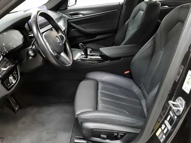 BMW 5 Series view 7