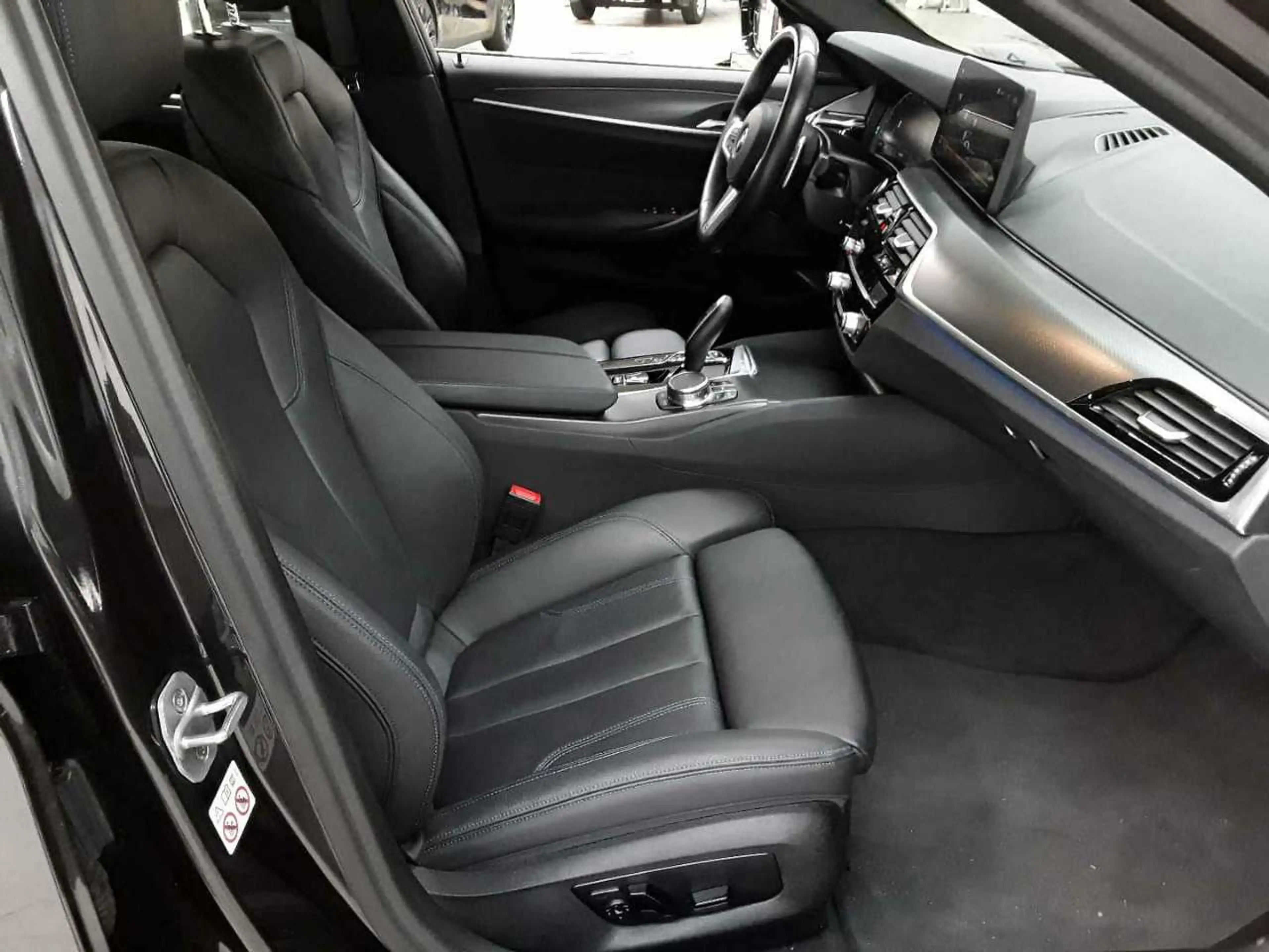BMW 545 545e xDrive Aut. M Sport Leder — photo 8