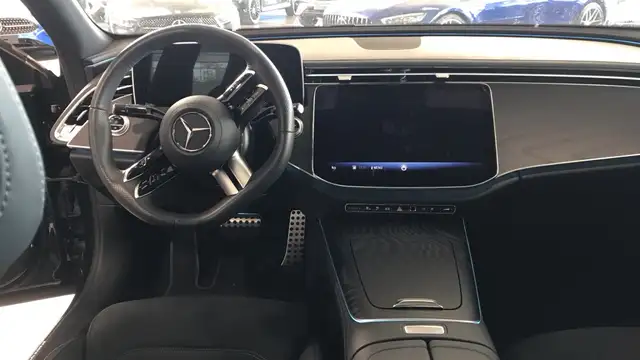Mercedes-Benz E-Class view 8