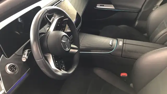 Mercedes-Benz E-Class view 6
