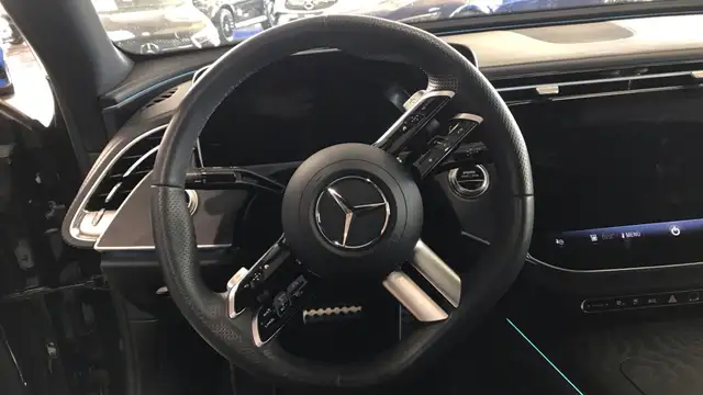 Mercedes-Benz E-Class view 9
