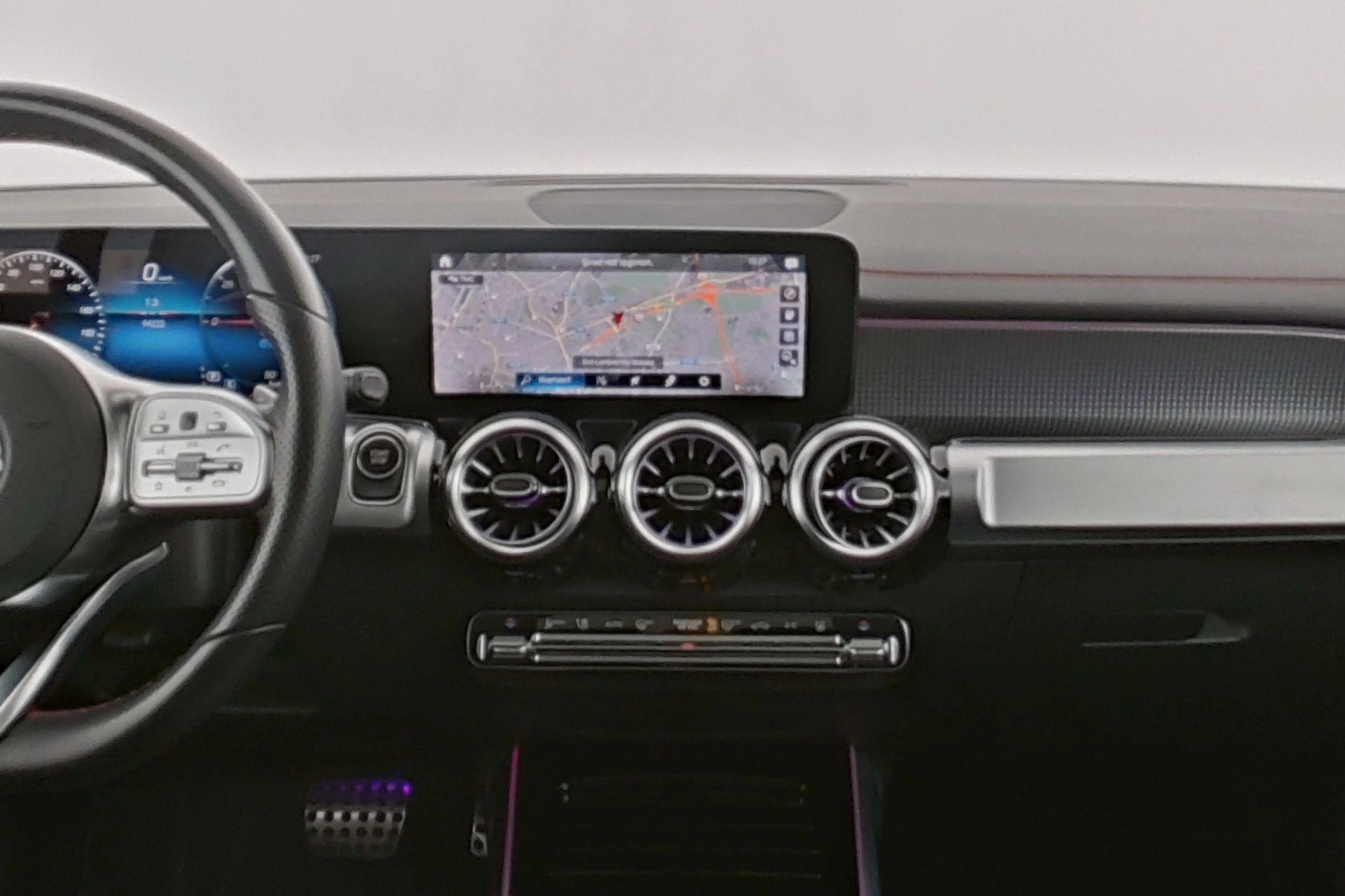 Mercedes-Benz EQB 250 250+ AMG Line 71 kWh — photo 15