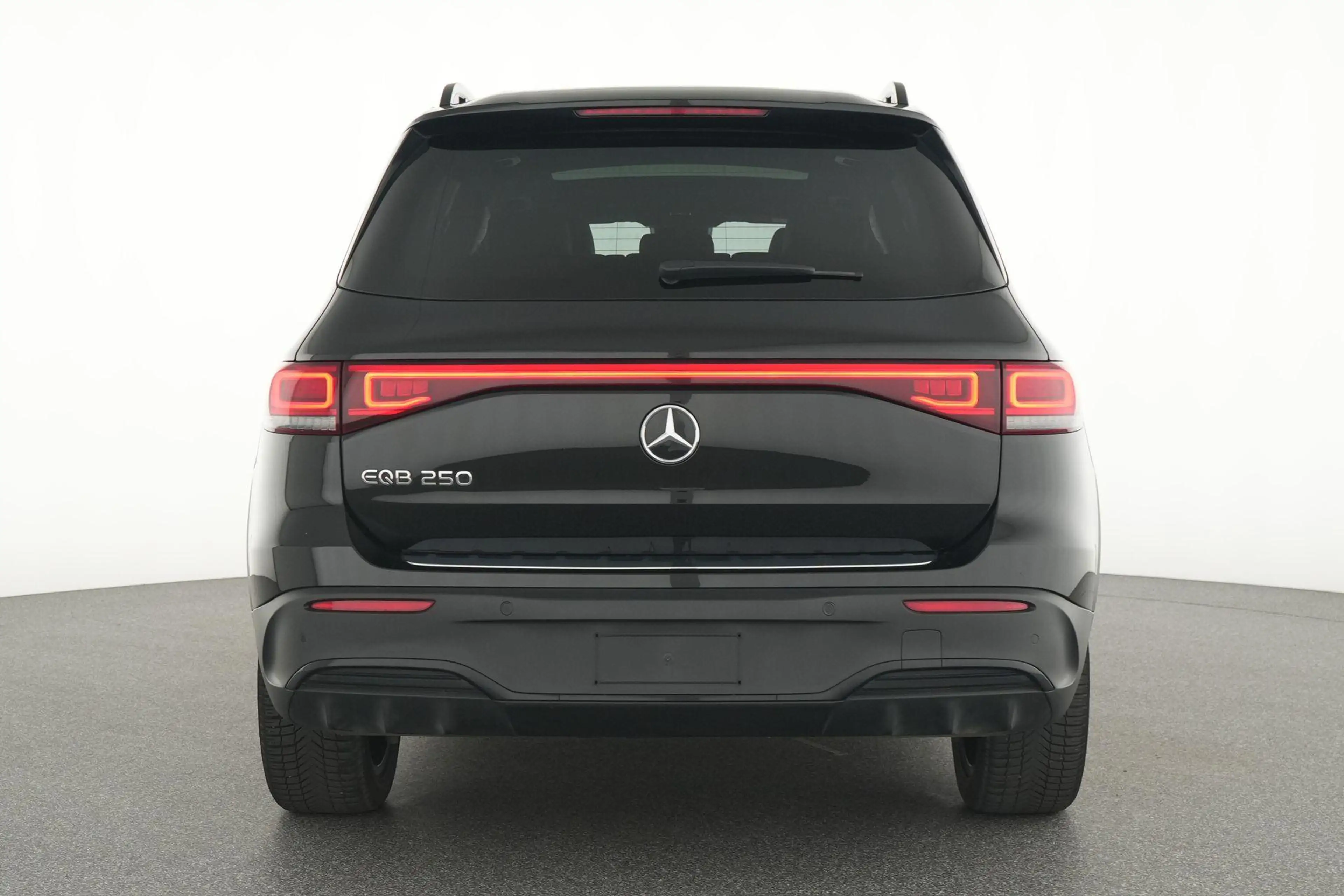 Mercedes-Benz EQB 250 250+ AMG Line 71 kWh — photo 7