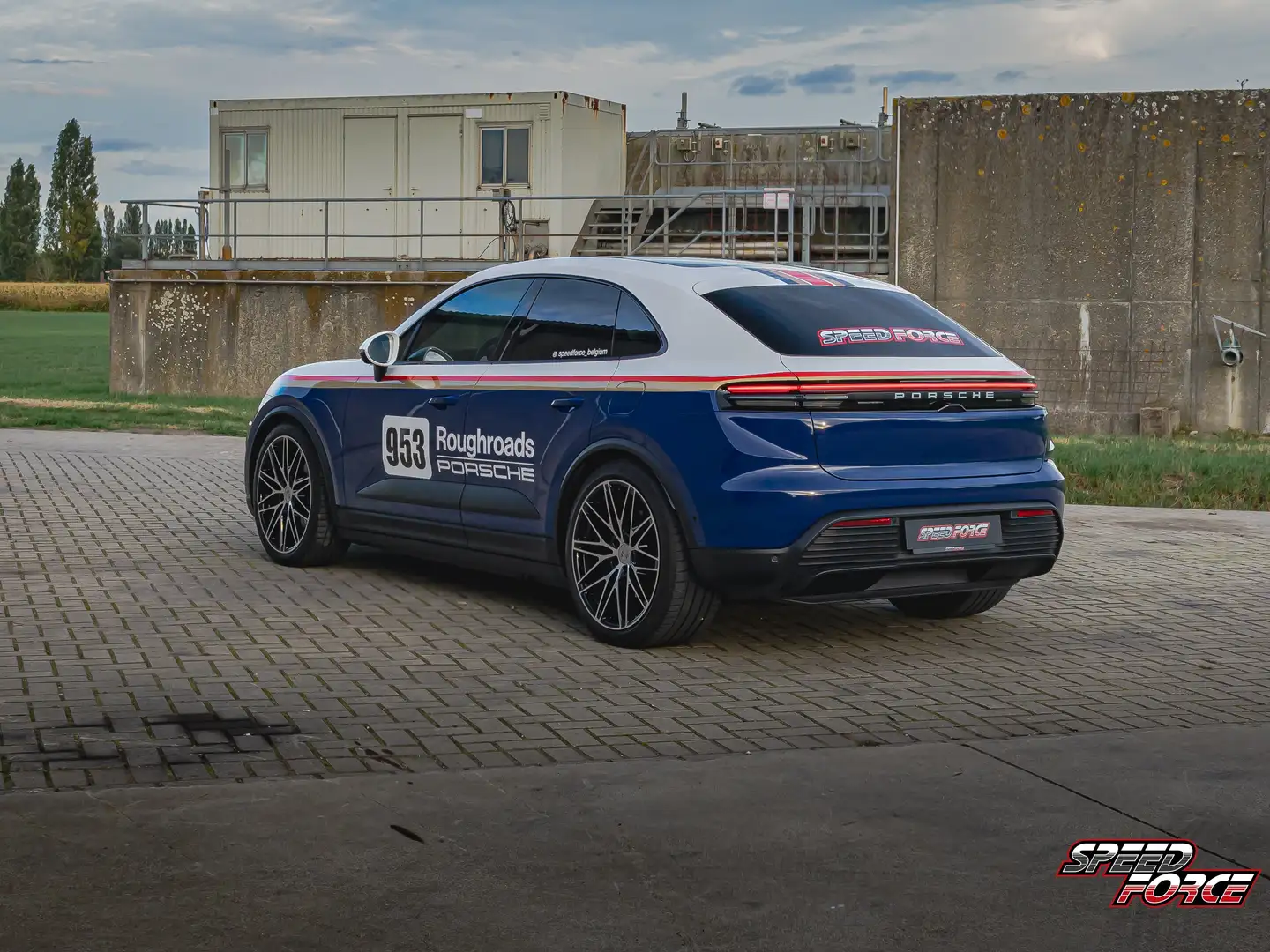 Porsche Macan 4 EV | DAKAR EDITION | FULL Negro - 2