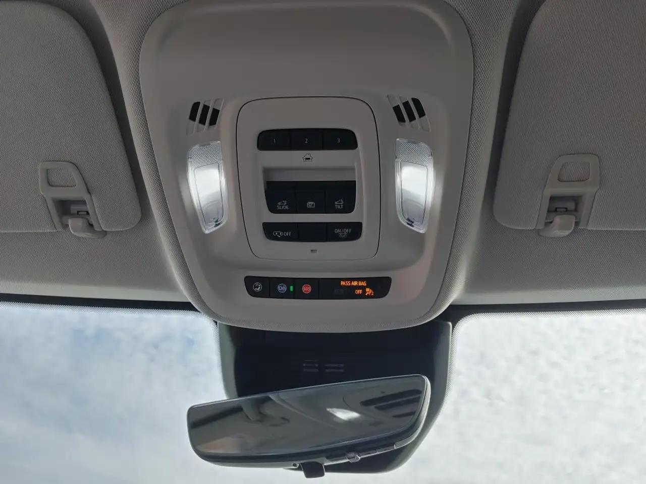 Buick Envision photo Buick Envision