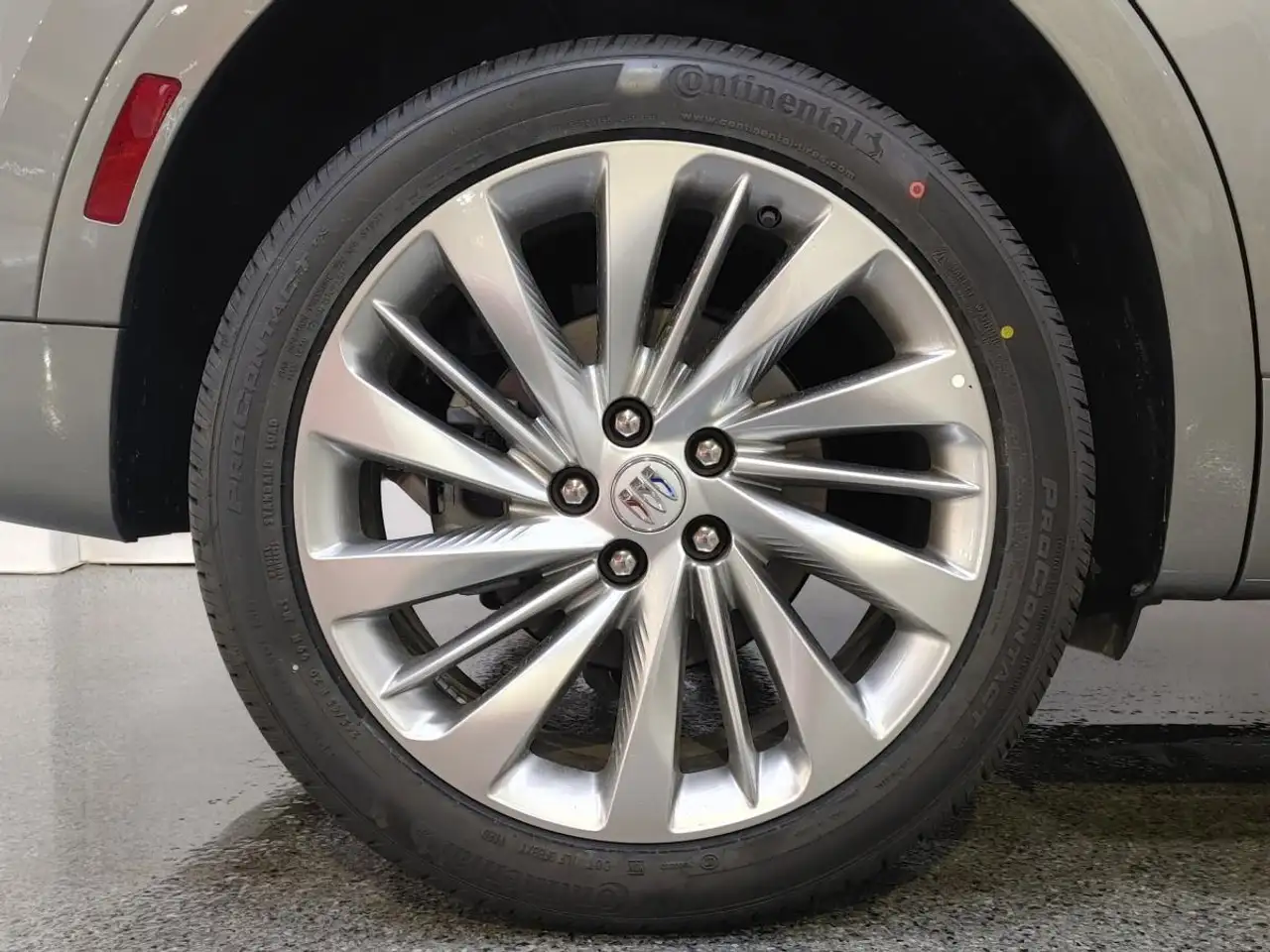 Buick Envision photo Buick Envision