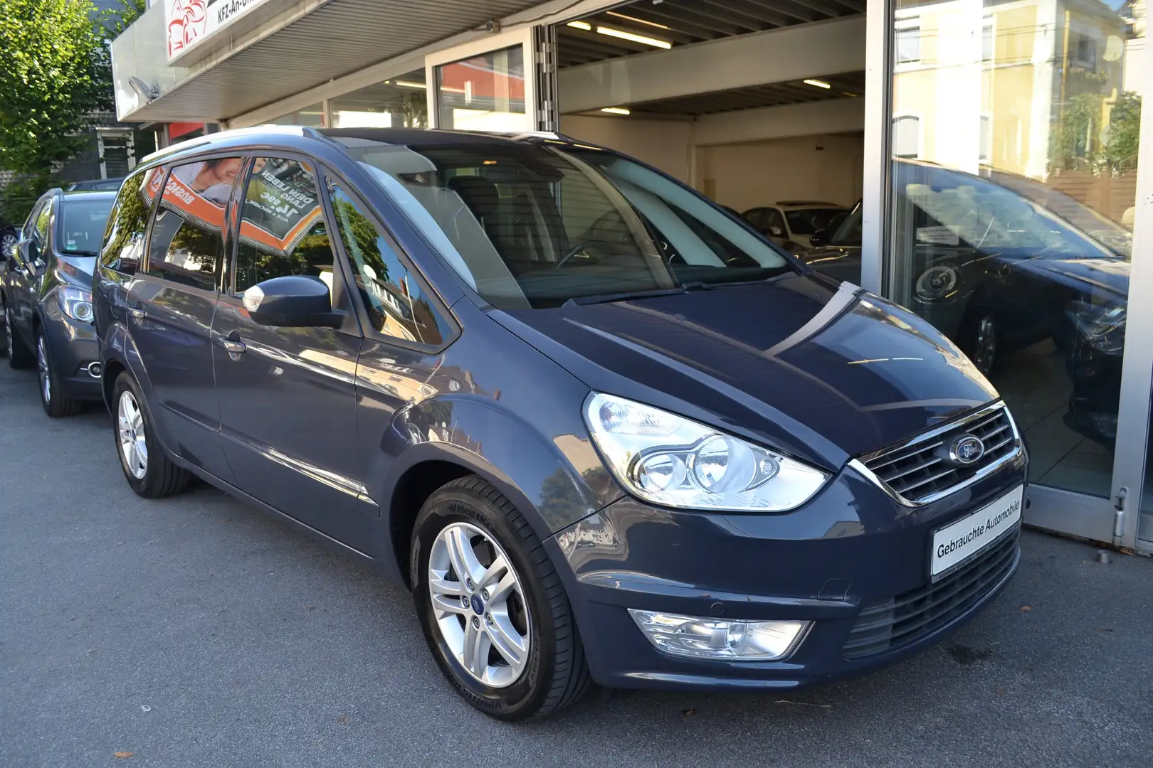 Ford Galaxy 2.0 TDCI Business Edition 7-Sitzer*2.HAND*NAVI*AHK Grau - 2