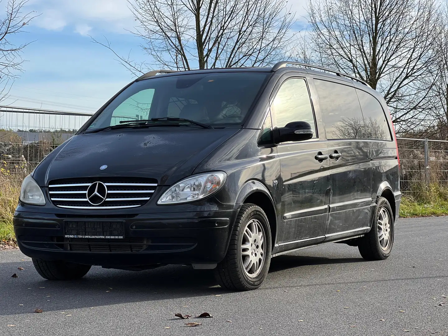 Mercedes-Benz Viano 3.0 CDI Automatik Leder Klima Navi Schwarz - 2