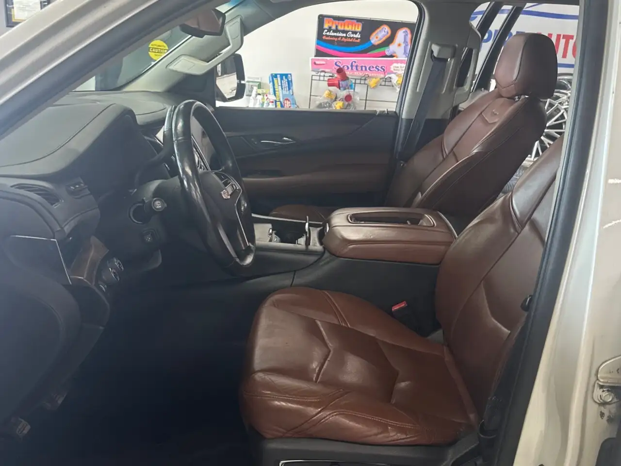 Cadillac Escalade снимка Cadillac Escalade