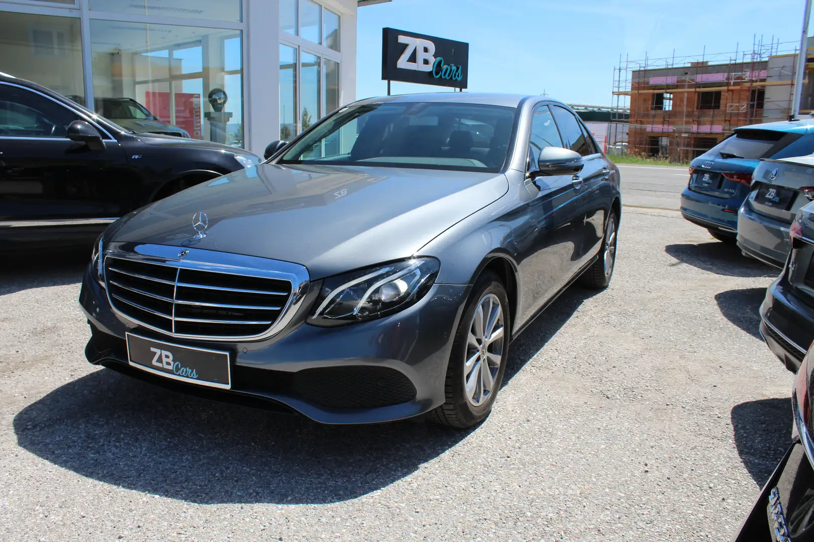 Mercedes-Benz E 220 E 220 d 4Matic (213.005) Grau - 2