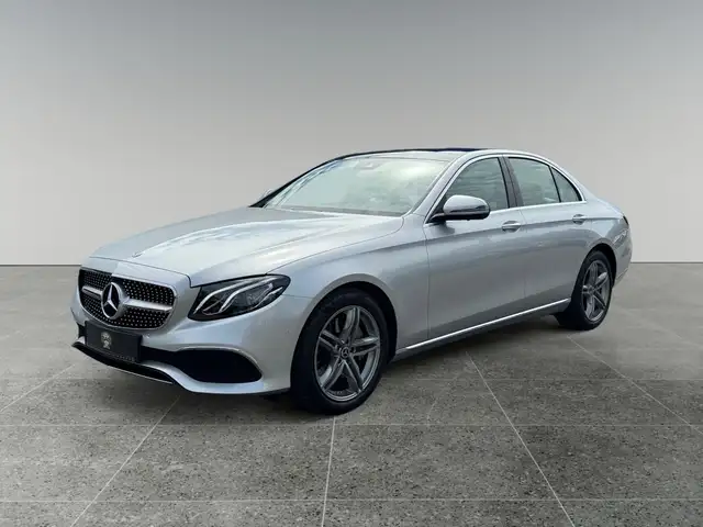 Mercedes-Benz E 350 Avantgarde Hybrid LED Pano Leder 8fa. 360°