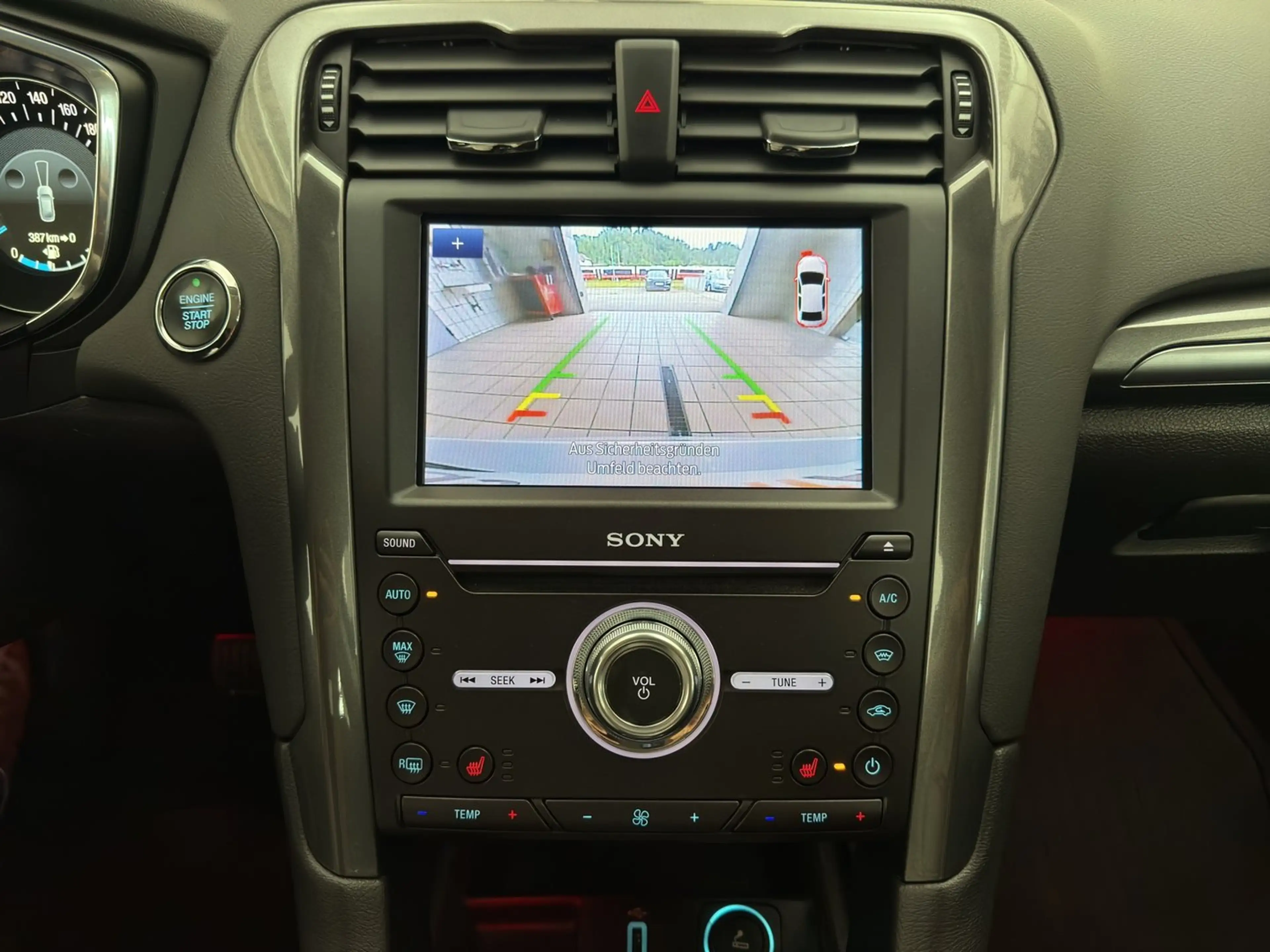 Ford Mondeo Traveller Titanium 2,0 EcoBlue SC — photo 13