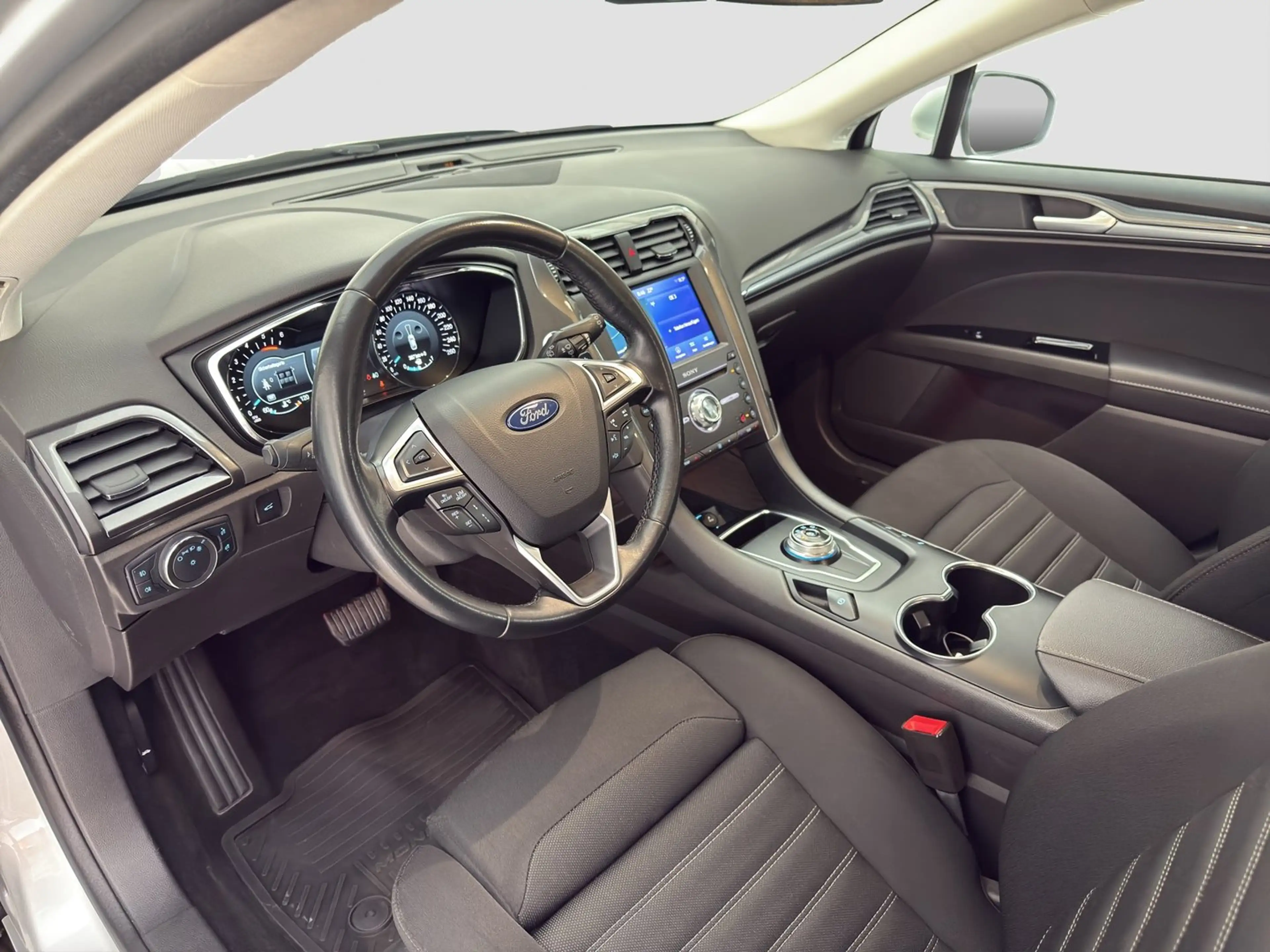 Ford Mondeo Traveller Titanium 2,0 EcoBlue SC — photo 7